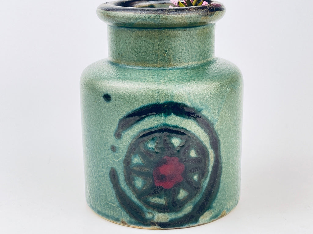 Product image for 'vintage hand painted mcm green geometric star bud vase made in japan' (view 078057)