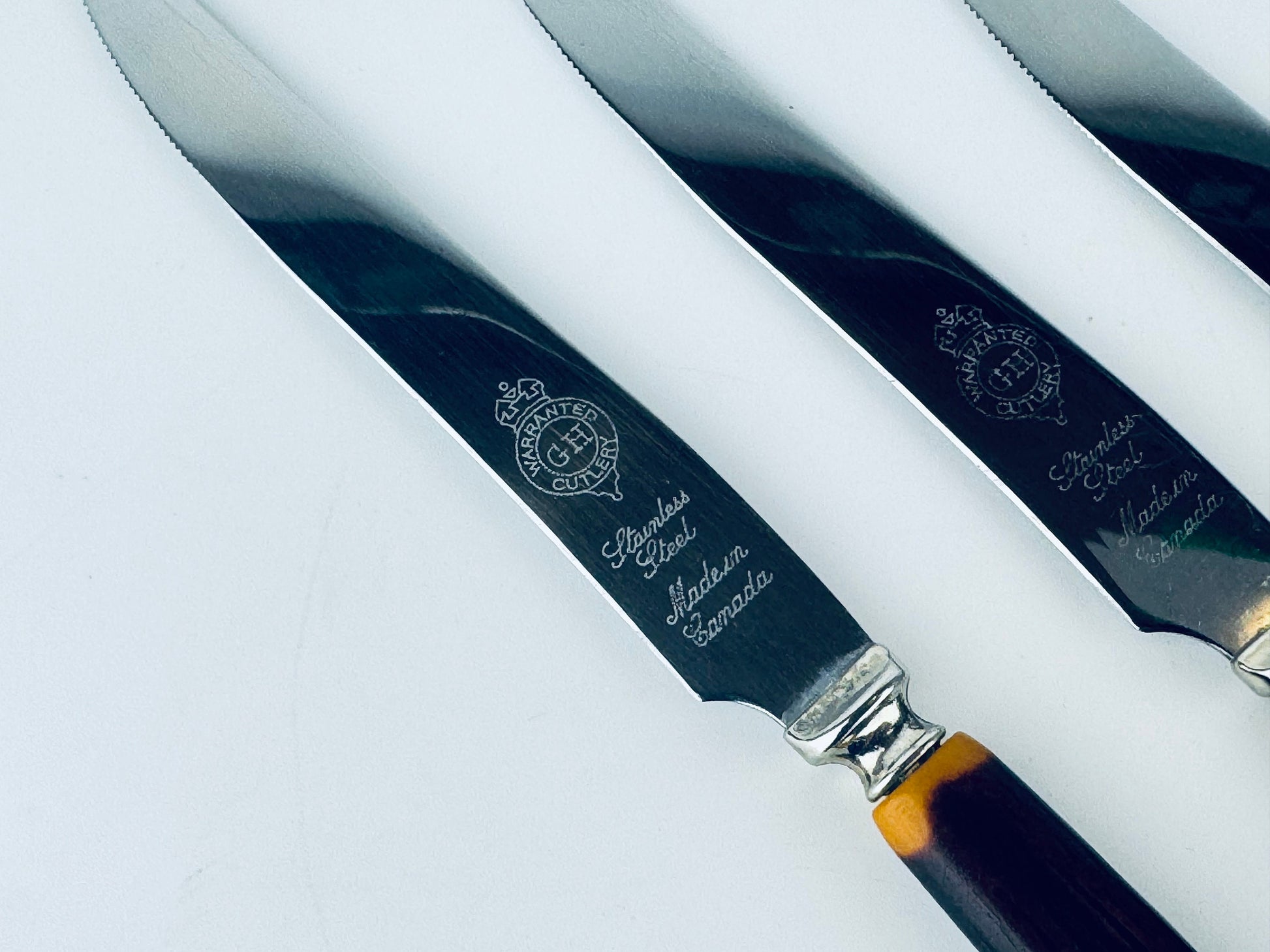 Product image for 'vintage glo hill serrated stainless steel faux wood knife set set of four 4 made in canada' (view bf66db)