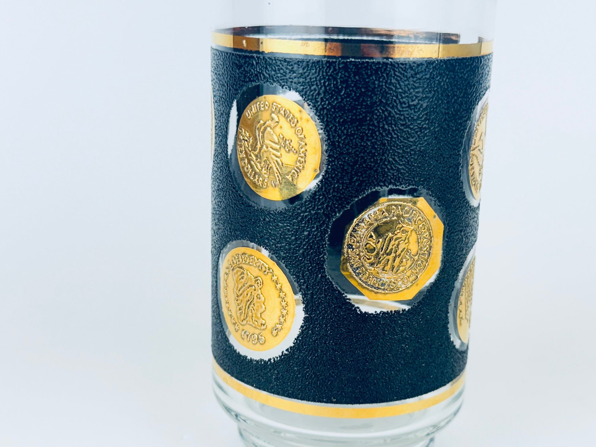 Product image for 'vintage cera black 22 kt gold american coin design glass barware cocktail decanter designed by bob wallack' (view 0fd232)