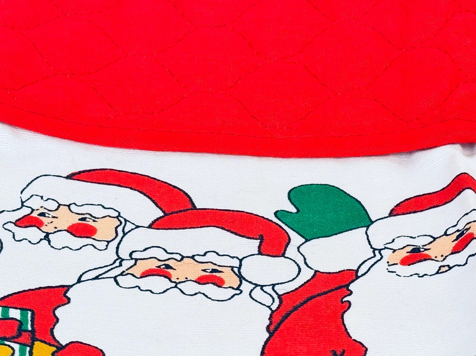 Product image for 'vintage kitchen queen santa christmas waist apron made in canada' (view 988e2a)