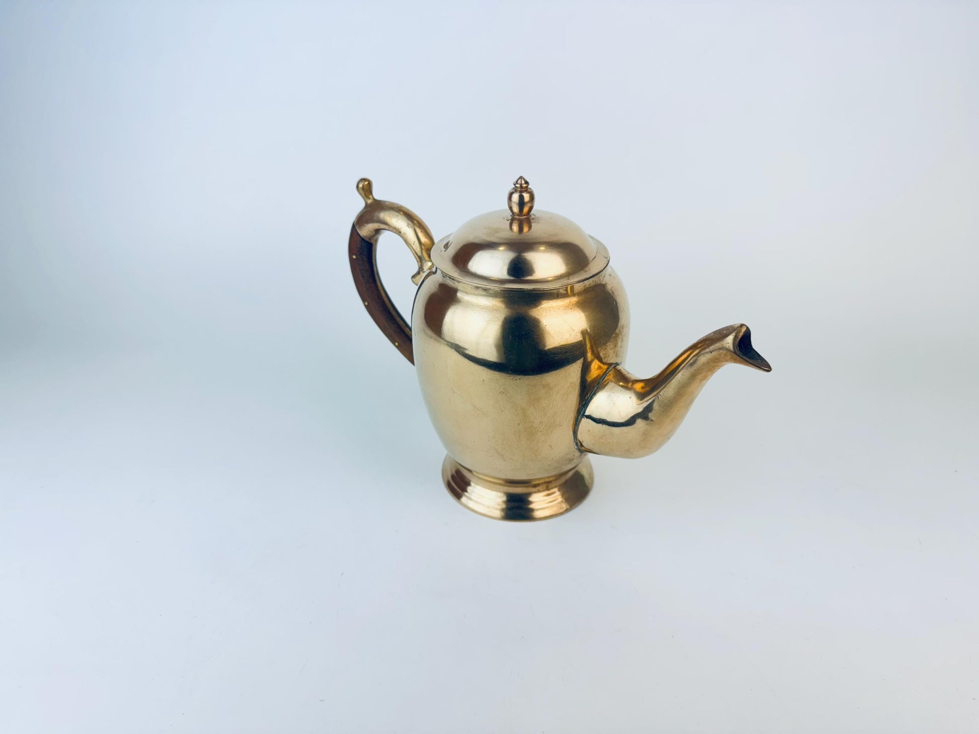 Product image for 'vintage solid brass wood handle teapot kettle' (view c650eb)