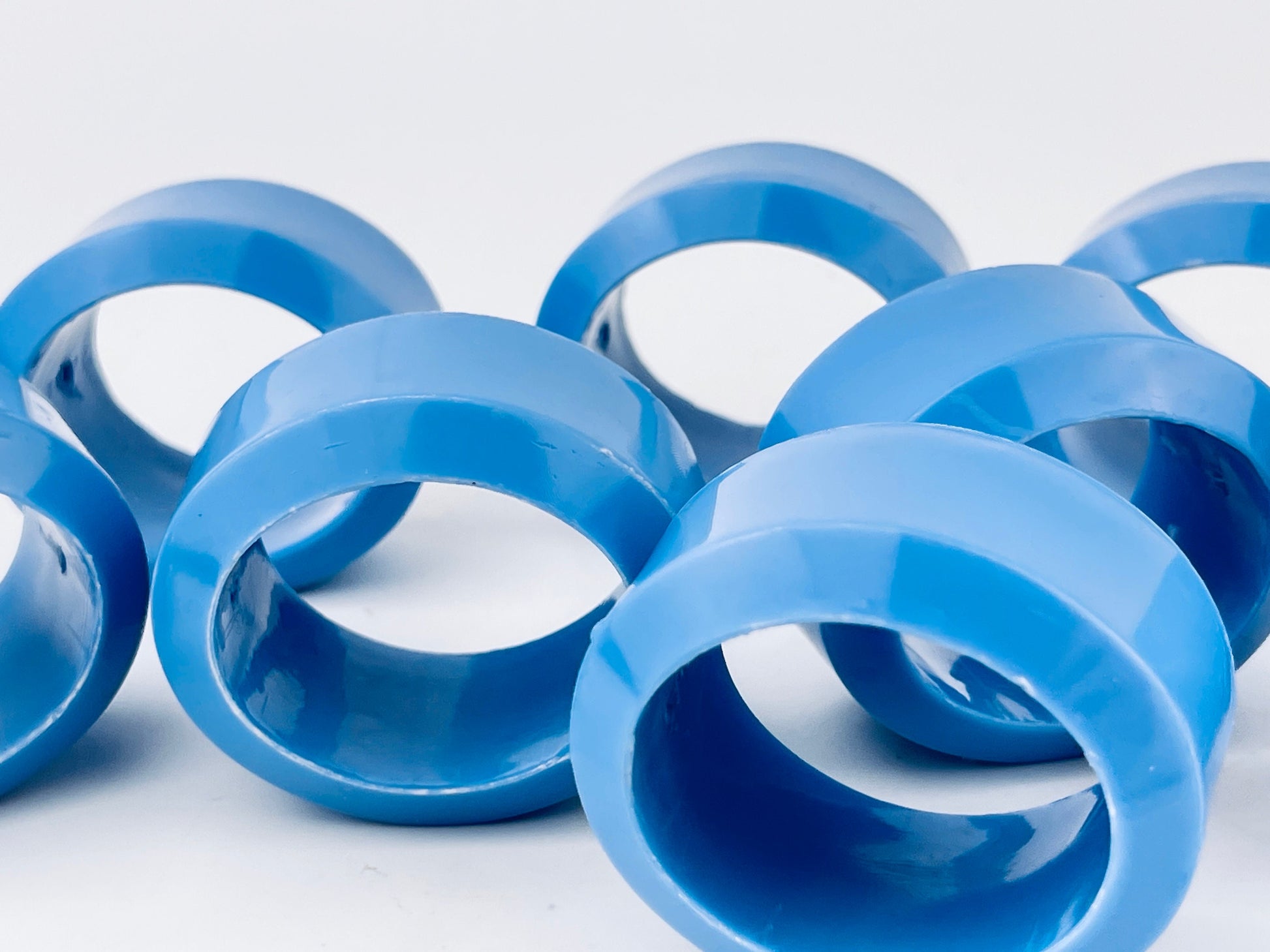 Product image for 'vintage robins egg blue oval plastic napkin rings set of eight 8' (view 0ce42d)