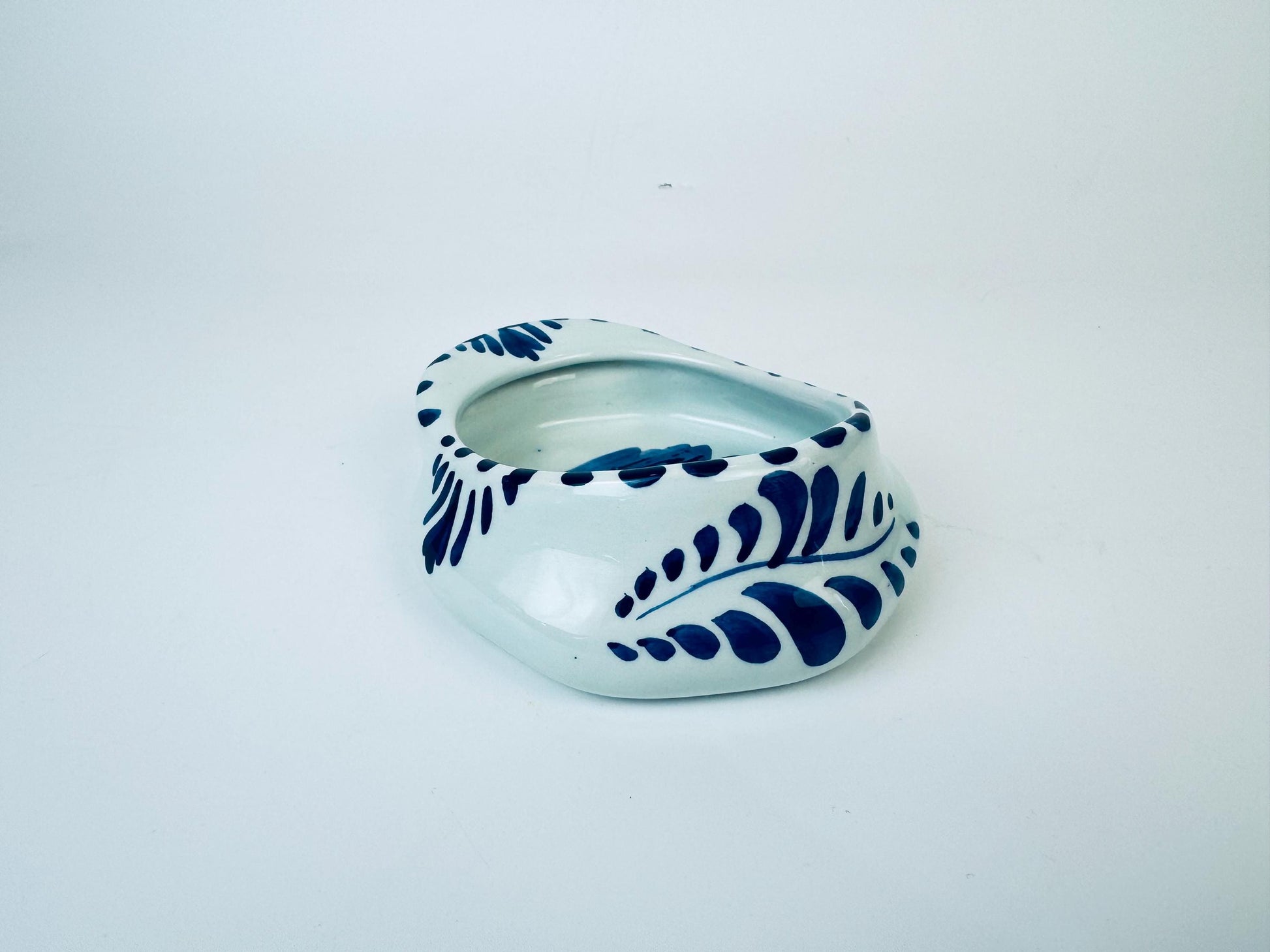 Product image for 'vintage hand painted delft blue trinket dish holland windmill pattern' (view c94743)