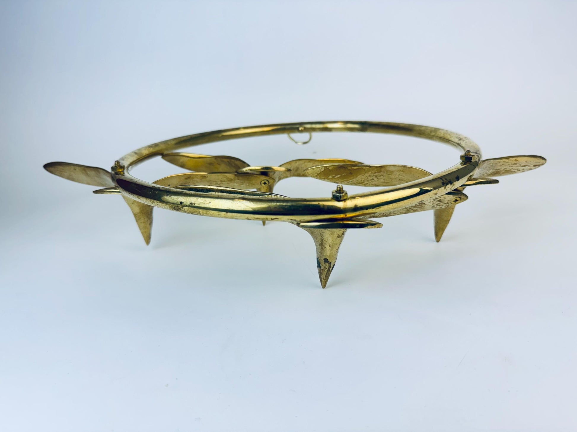 Product image for 'vintage wall mounted flying solid brass bird quattro 11 circular ring' (view b7e7d6)