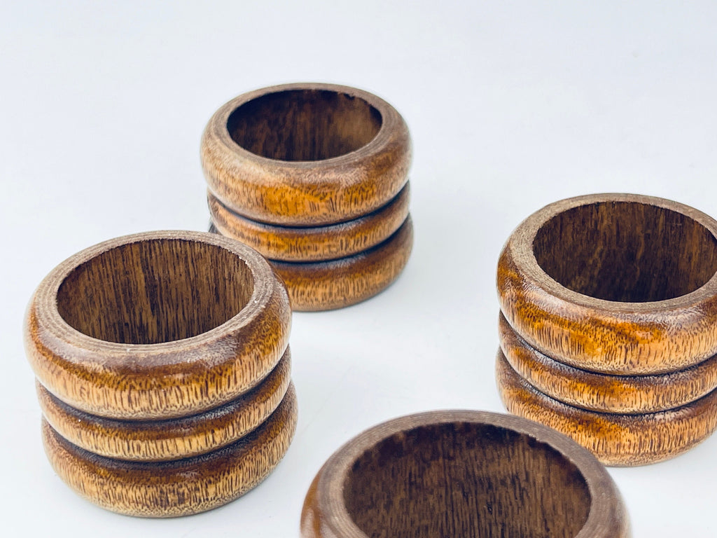 Product image for 'vintage round ribbed wood napkin ring holders set of four 4' (view 480121)