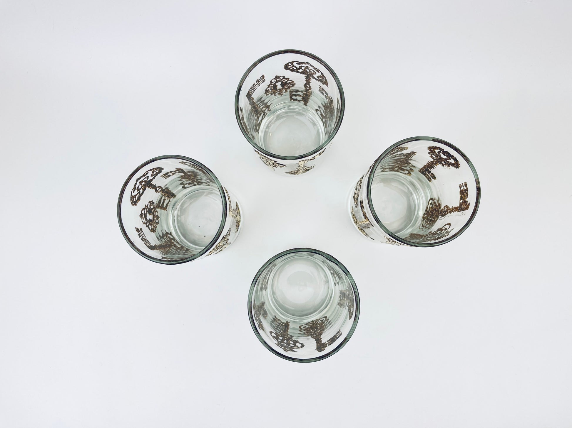 Product image for 'vintage libbey golden embossed skeleton key glasses set of four 4' (view e82e80)