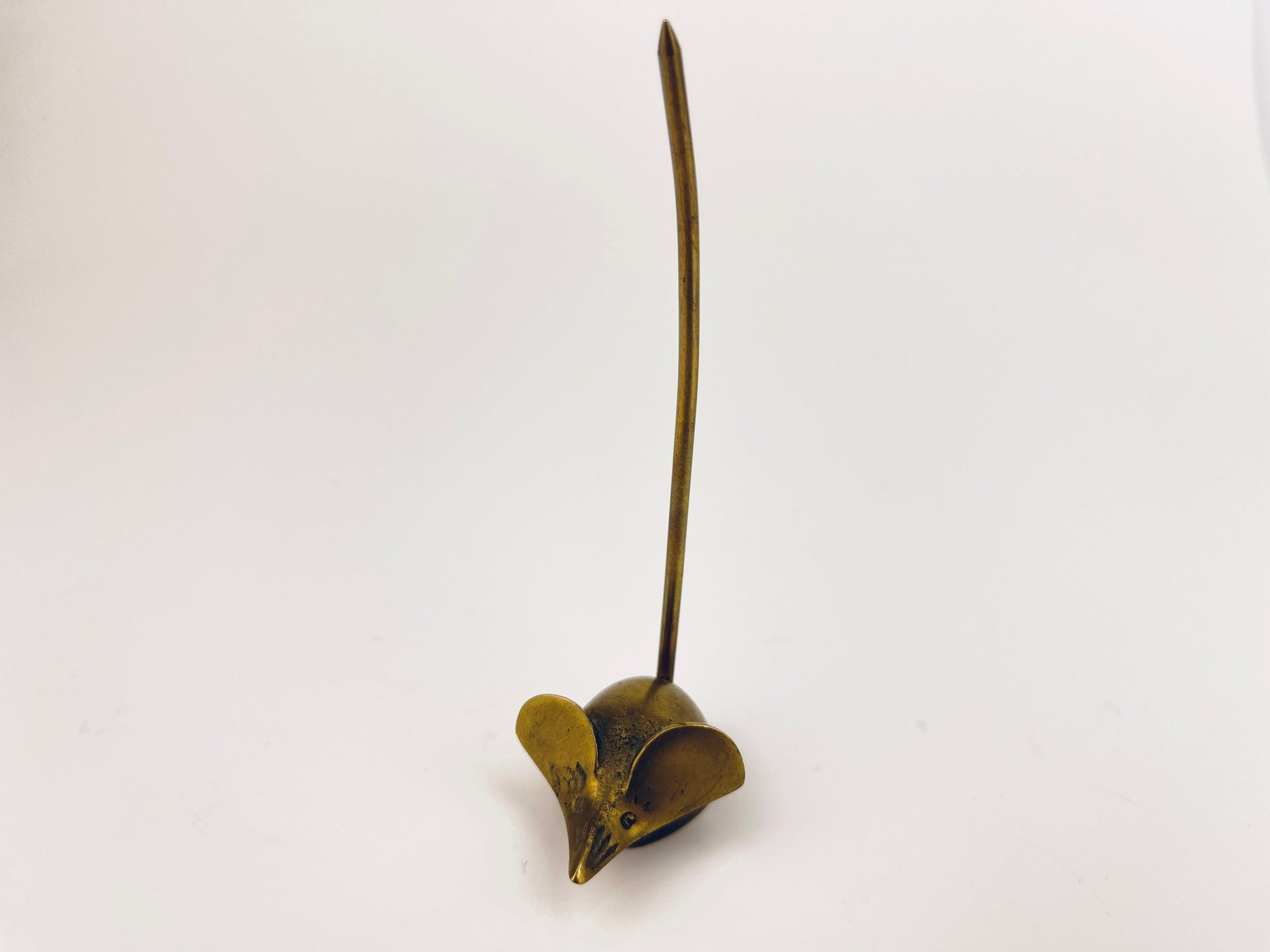 Product image for 'vintage crooked tail small brass mouse ring jewelry receipt holder made in korea attractive aged metal patina sold separately' (view d9f2e2)