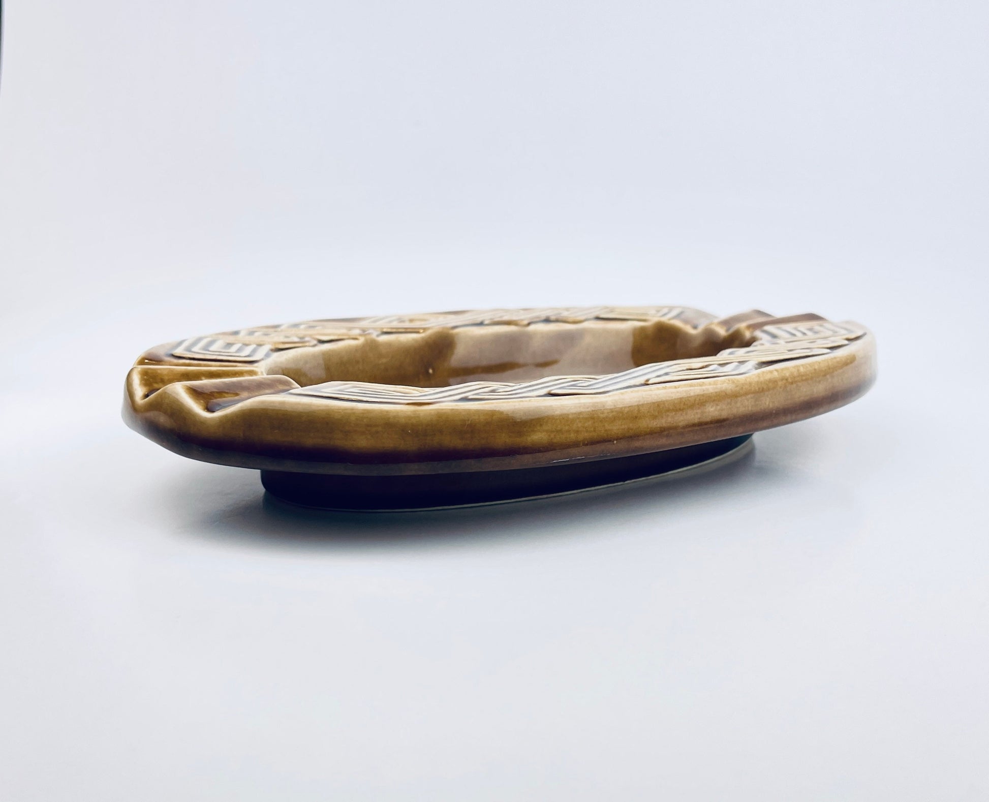Product image for 'vintage usa pottery brown ash tray ceramic drip glazed' (view eb5c56)
