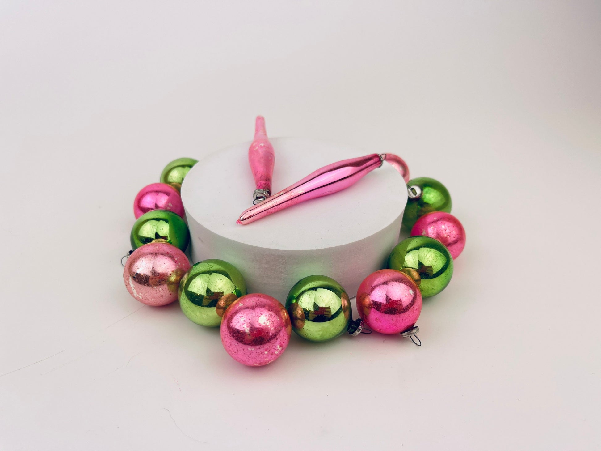 Product image for 'vintage mini pink green glass christmas ornaments set of 14 round icicle 1950s' (view b334ef)