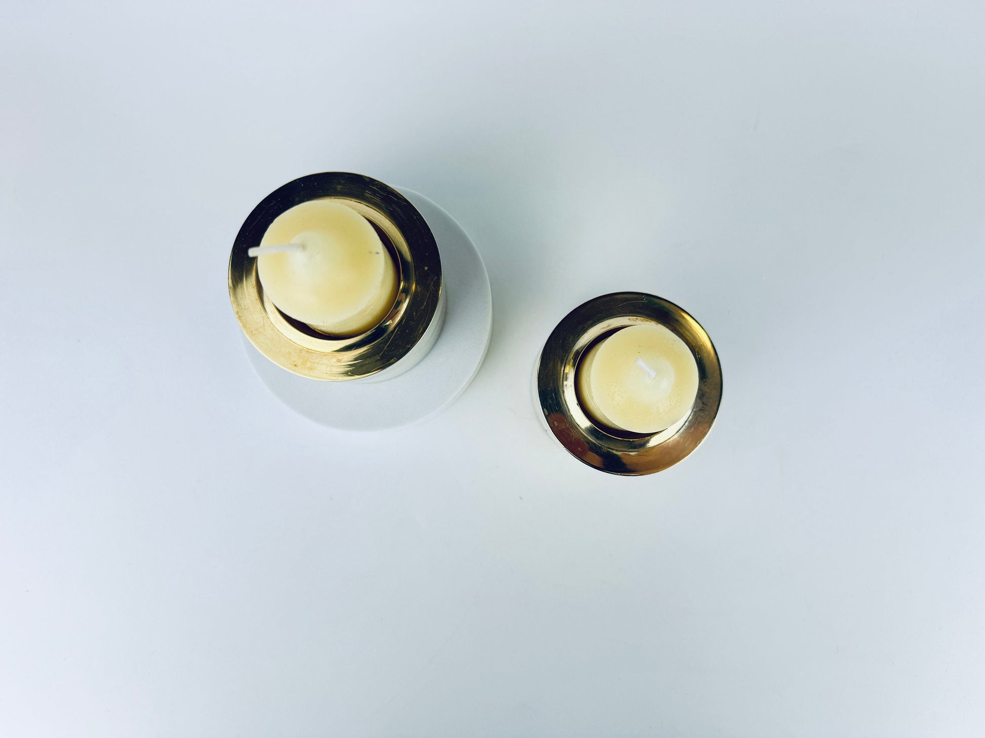 Product image for 'vintage brass votive tea light candle holder set set of two 2 attractive aged metal patina' (view e3876e)