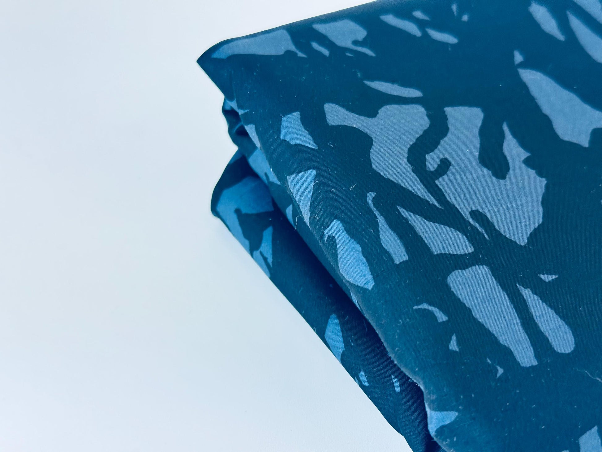 Product image for 'vintage black grey abstract silky polyester fabric 36 x 144' (view d1be04)