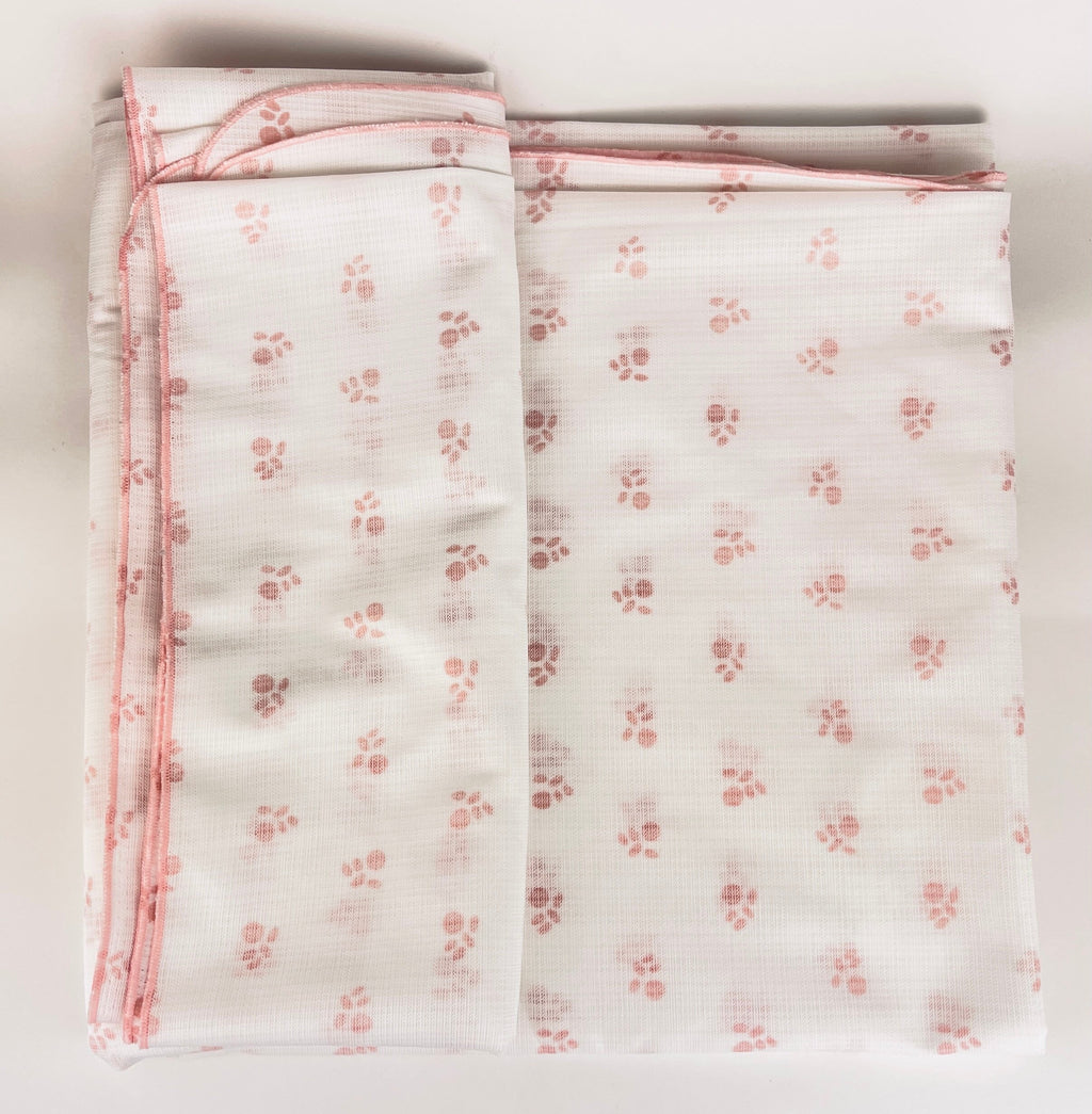 Product image for 'vintage semi sheer white pink floral acrylic rectangular table cloth' (view 731811)