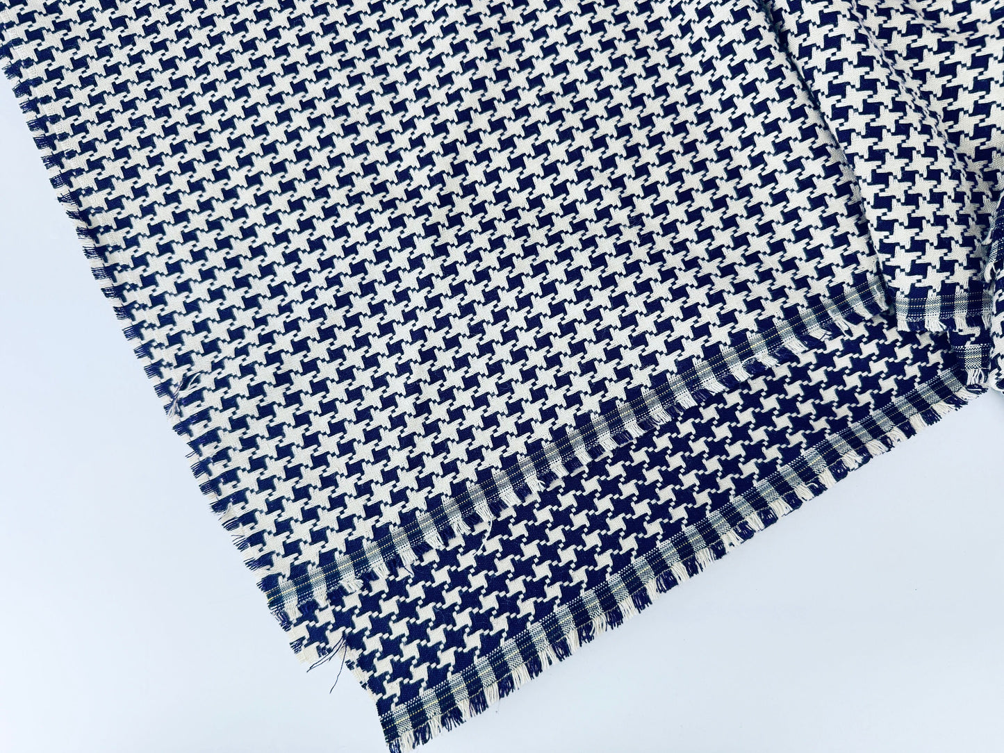 Product image for 'vintage deep purple beige houndstooth thick woven jacquard polyester fabric 56 x 62' (view 6aab3a)