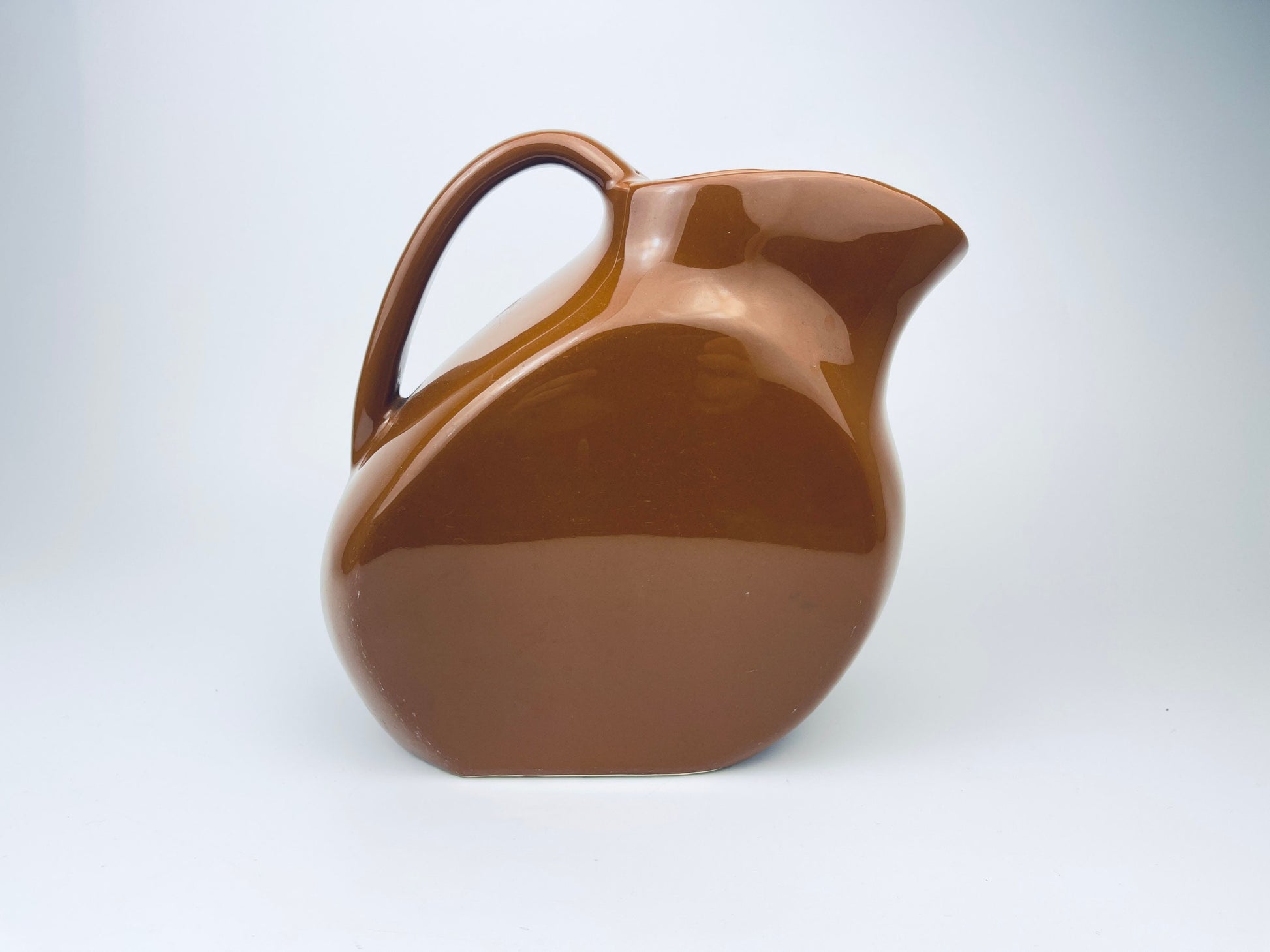 Product image for 'vintage chefsware slanted tilted brown ceramic jug made in usa 193' (view aa3448)