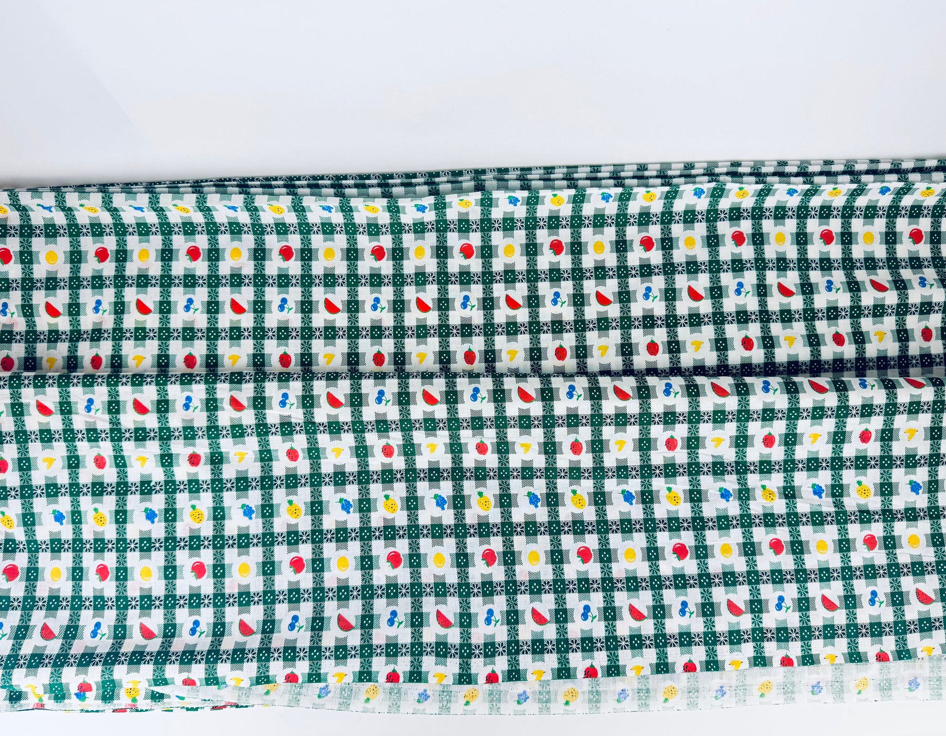 Product image for 'vintage green plaid fruit fabric 40 x 130' (view e38a37)