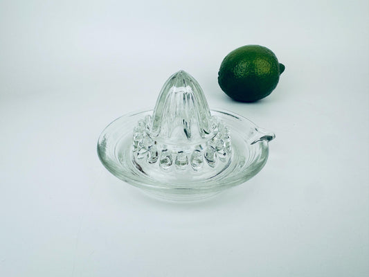 Product image for 'vintage ribbed clear glass orange citrus juicer reamer' (view fa2dab)