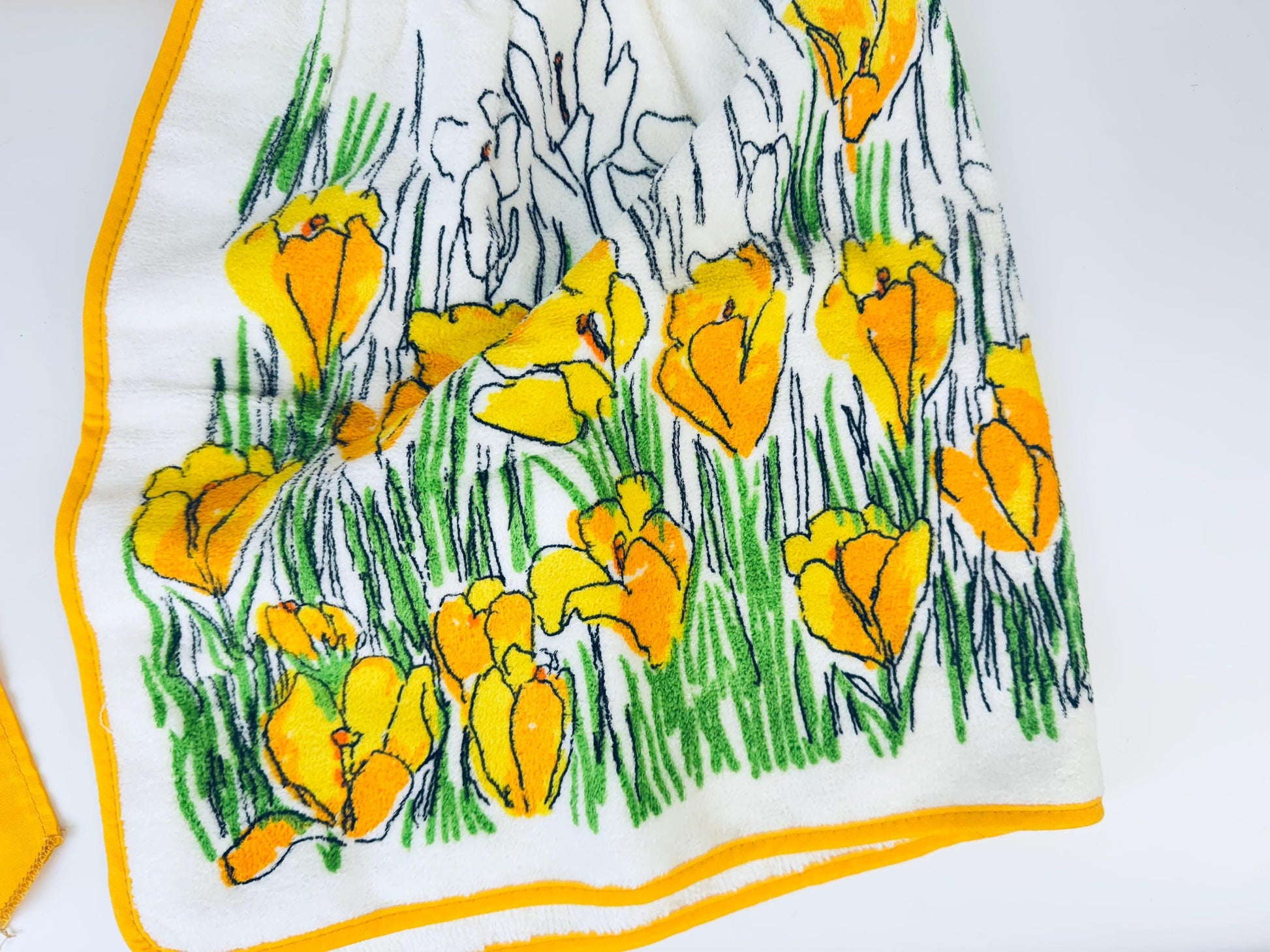 Product image for 'vintage vera yellow floral terry cloth towel waist apron 100 cotton new old stock nos' (view 5f610b)