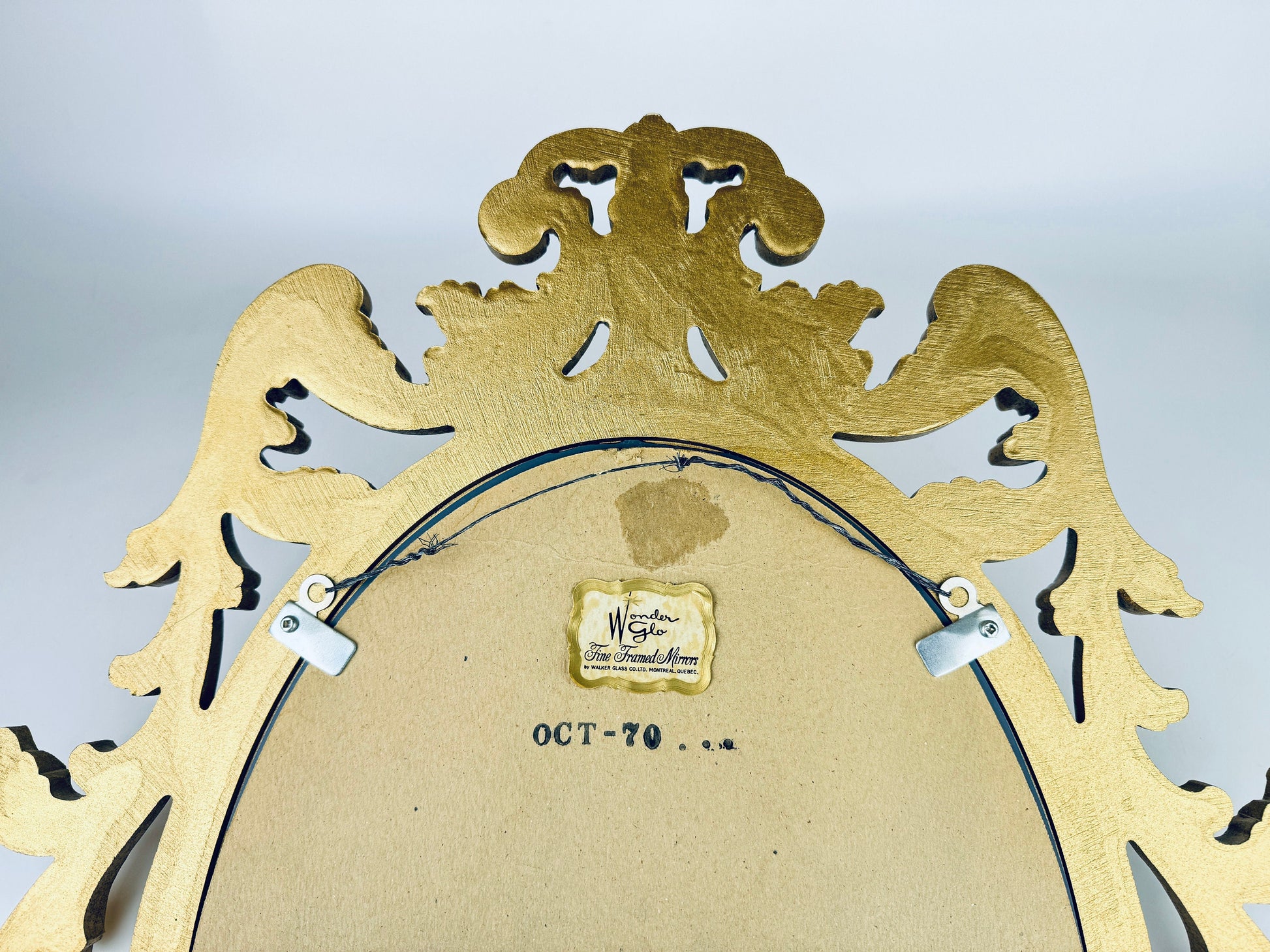 Product image for 'vintage hollywood regency gold gilt oval wall mirror made in canada by wonder glo fine framed mirrors walker glass co' (view 212f2c)