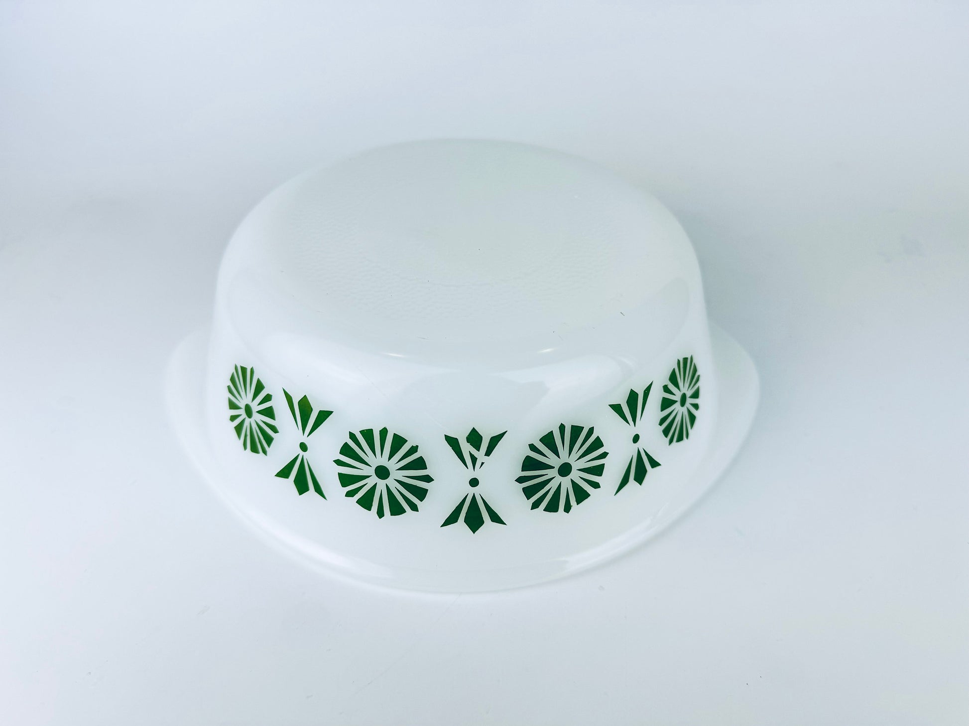 Product image for 'vintage glasbake green pinwheel bushel of wheat pattern casserole dish 514 2 qt made in usa' (view dc6a91)
