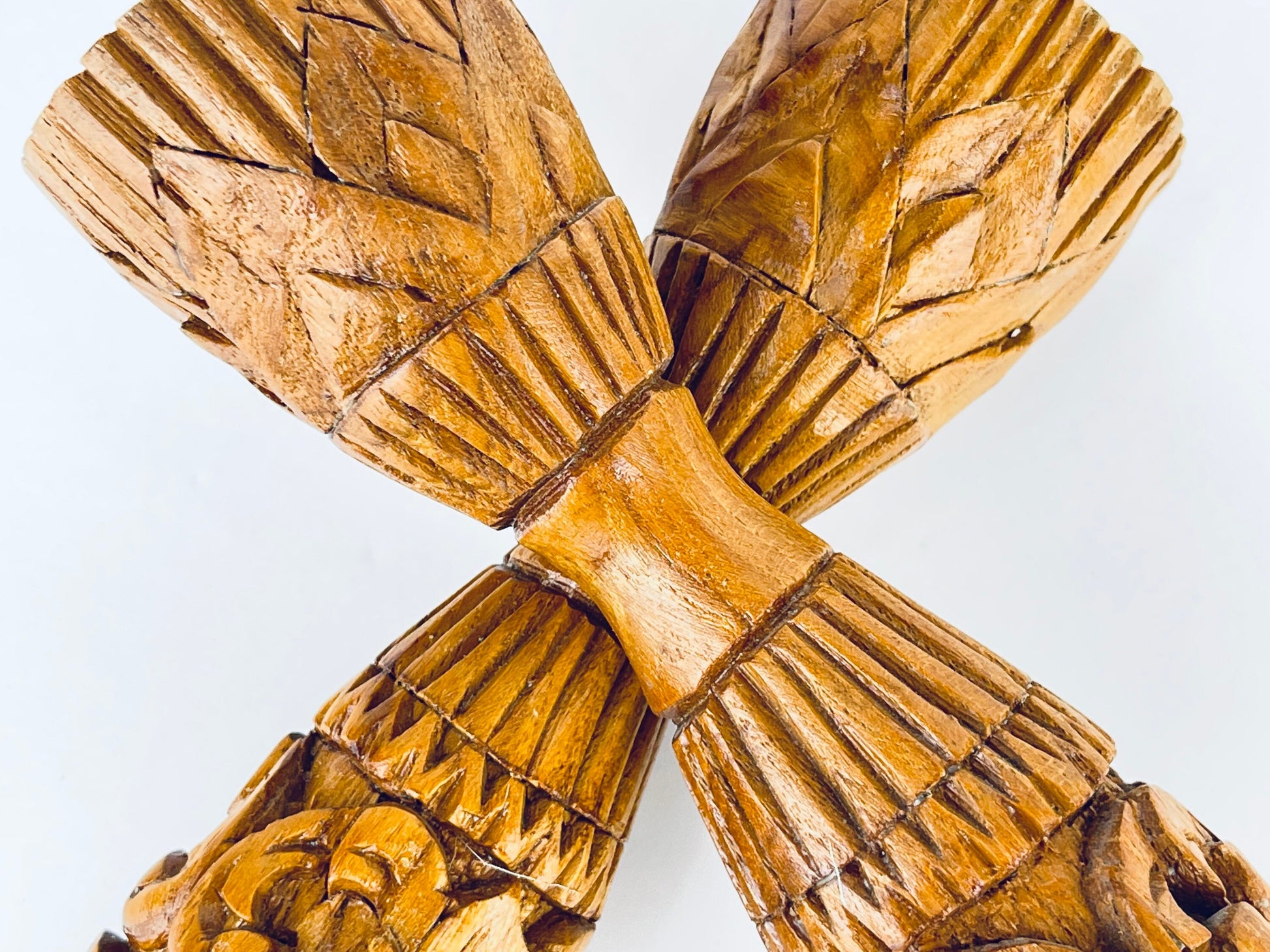 Product image for 'vintage 1970s hand carved wooden candlestick holders boho floral swirl pair' (view 14df0e)