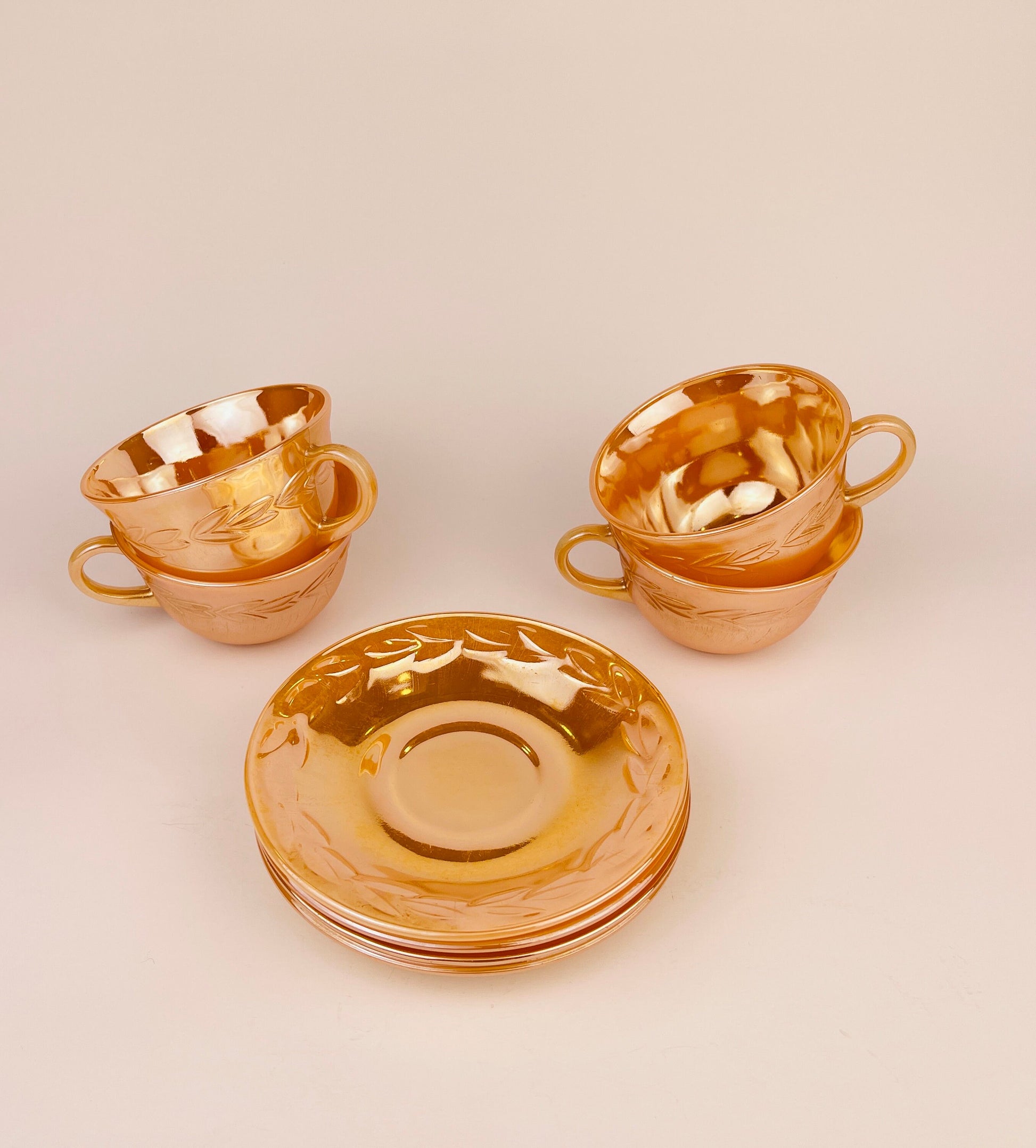 Product image for 'vintage peach lustreware laurel leaf tea cup saucer set replacement anchor hocking fire king made in usa' (view 36e1b3)
