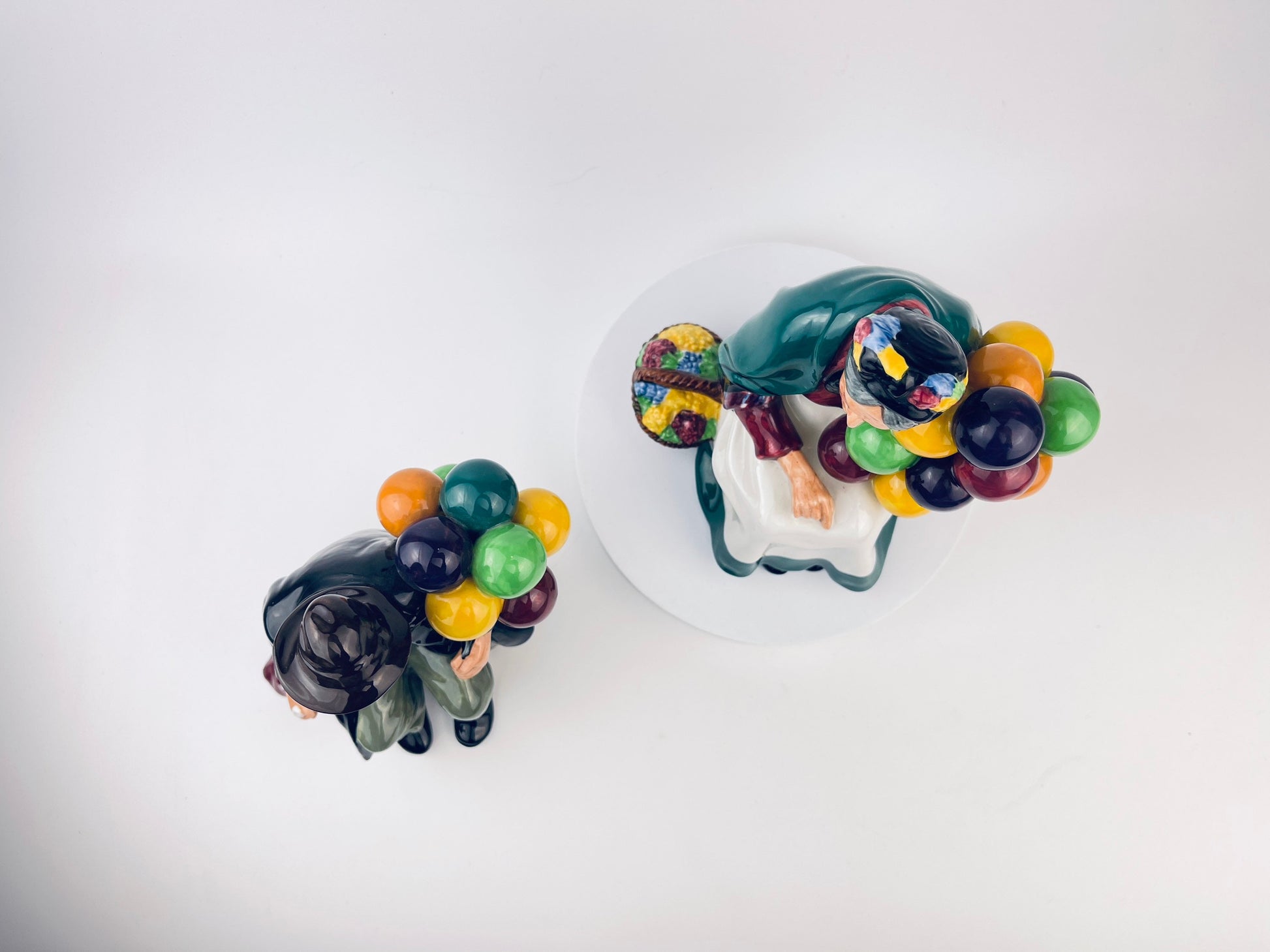 Product image for 'vintage royal doulton old balloon seller old balloon man figurines made in england sold separately' (view 4aab6e)