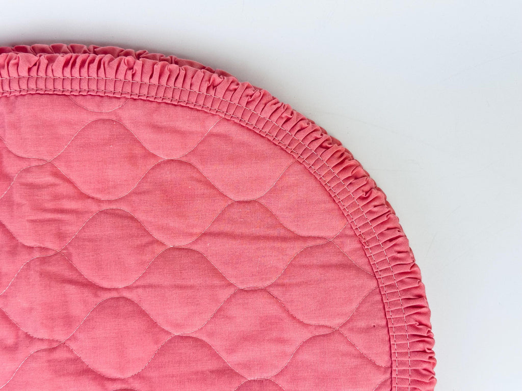 Product image for 'vintage pink quilted place mats ruffled edge set of four 4' (view ce5fd2)