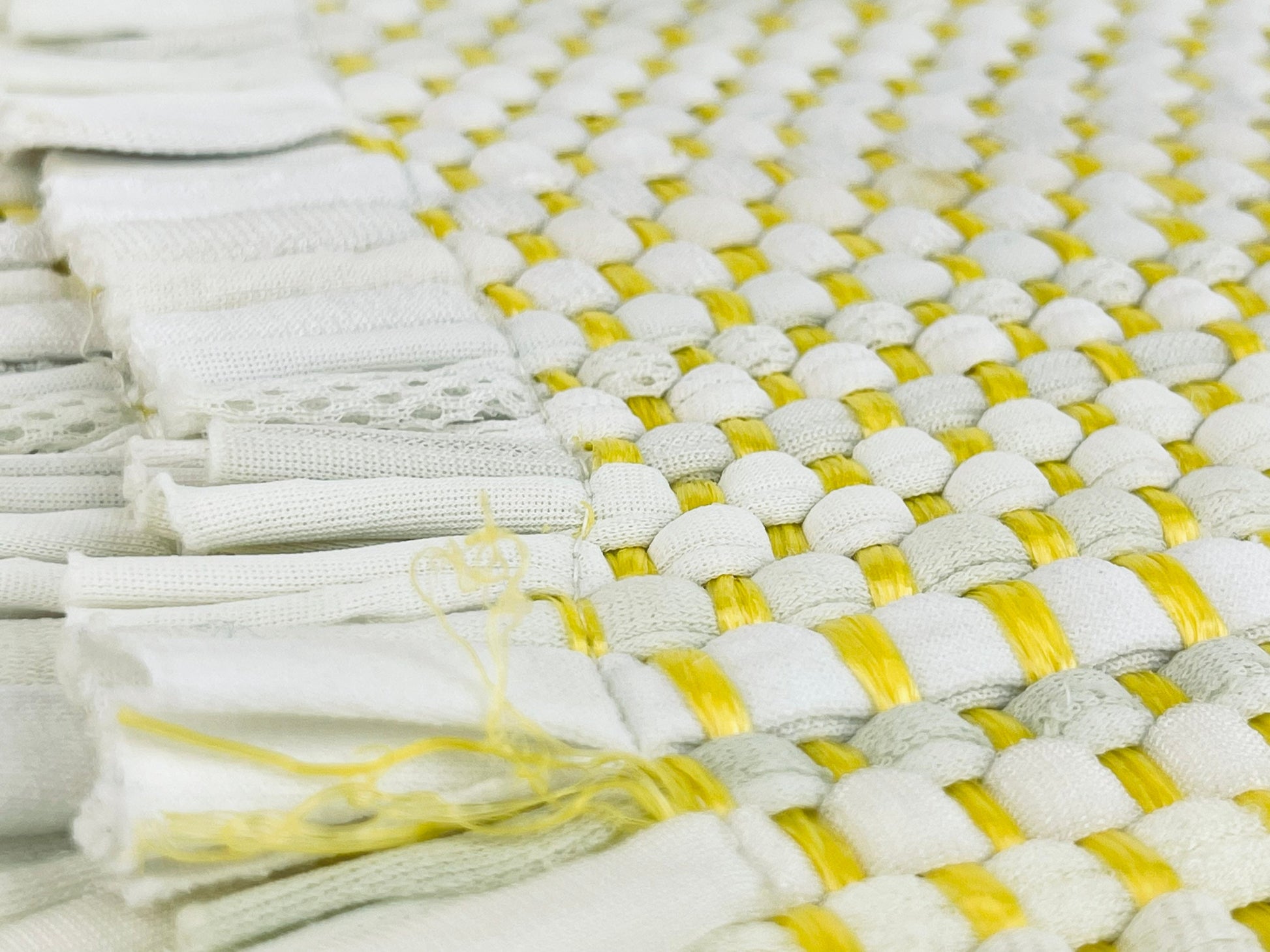 Product image for 'vintage rectangular yellow brown striped woven place mats set of four 4' (view e3b19f)