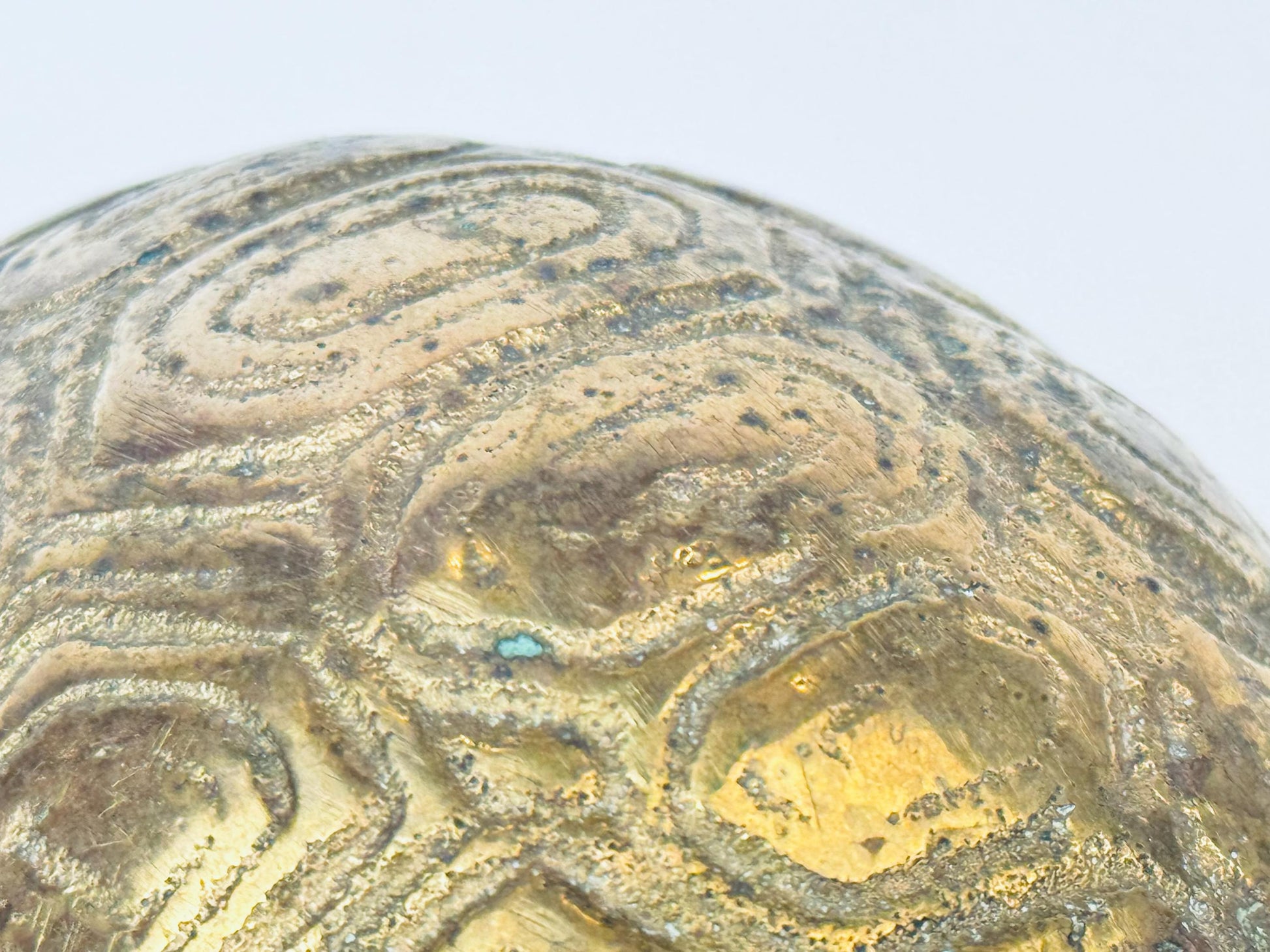 Product image for 'vintage solid brass turtle lidded trinket dish ashtray attractive aged metal patina' (view 499d49)