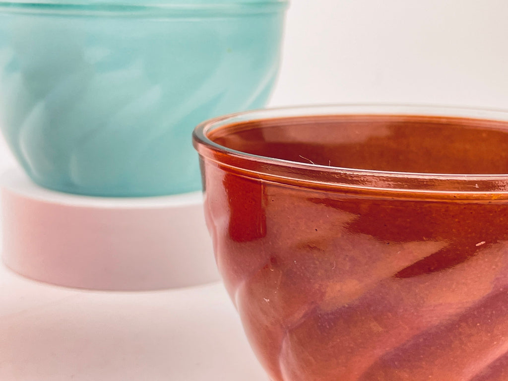 Product image for 'vintage anderson erikson dairy glass swirl round bowls cereal cottage yogurt dessert bowls sold individually' (view 376ce3)