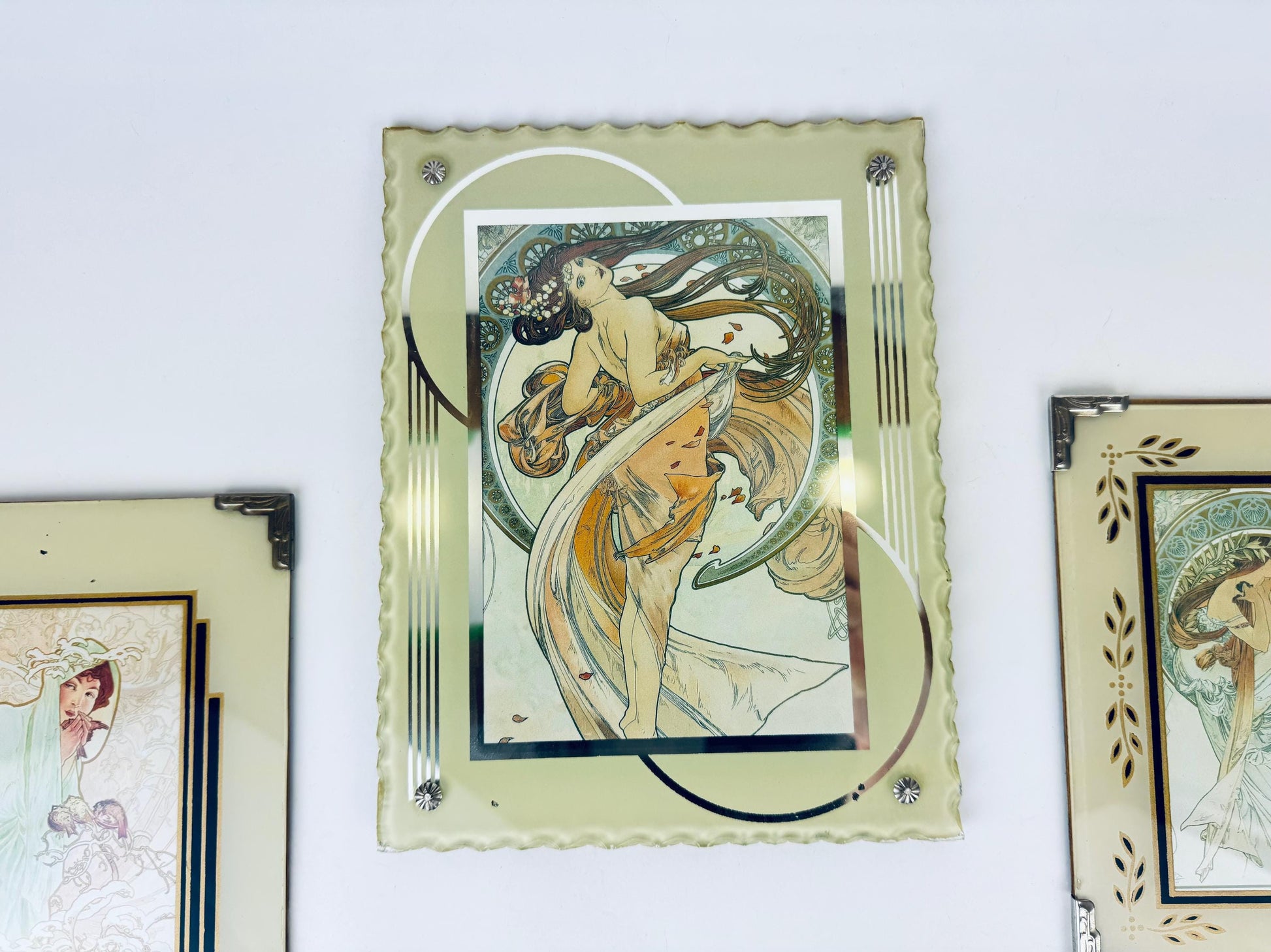 Product image for 'vintage art deco glass picture frame timeless elegance for your treasured memories' (view 2f9f31)