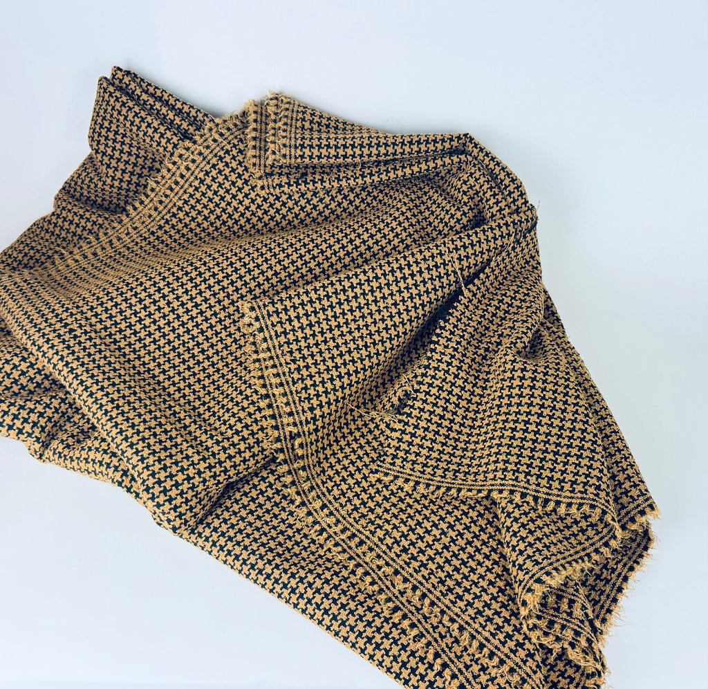 Product image for 'vintage brown black houndstooth thick woven jacquard polyester fabric 58 x 132' (view 3db49f)