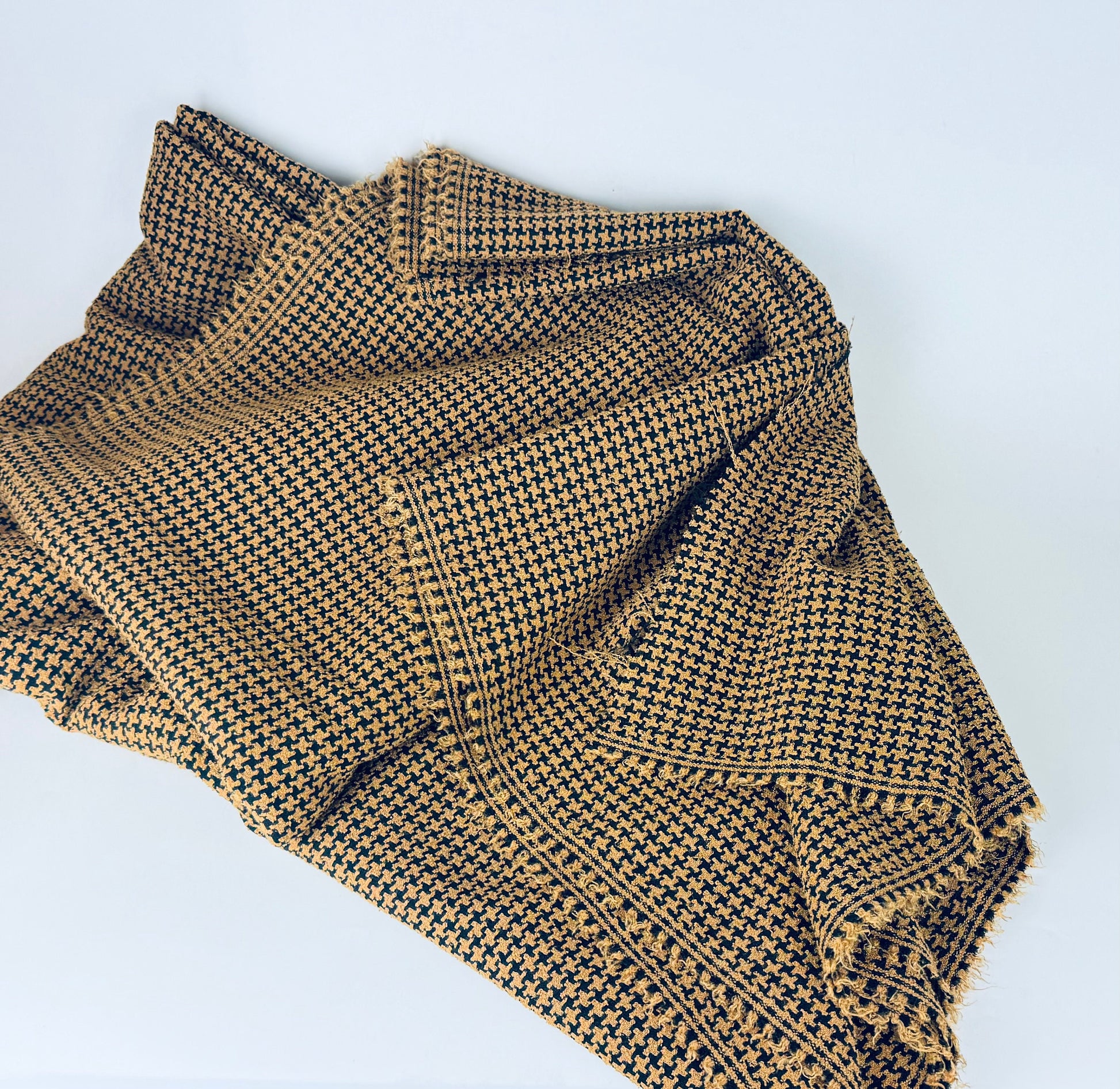 Product image for 'vintage brown black houndstooth thick woven jacquard polyester fabric 58 x 132' (view 3db49f)