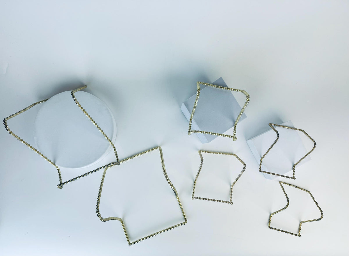 Product image for 'vintage twisted gold metal easel picture sheet music plate holder sold separately' (view 932ae9)