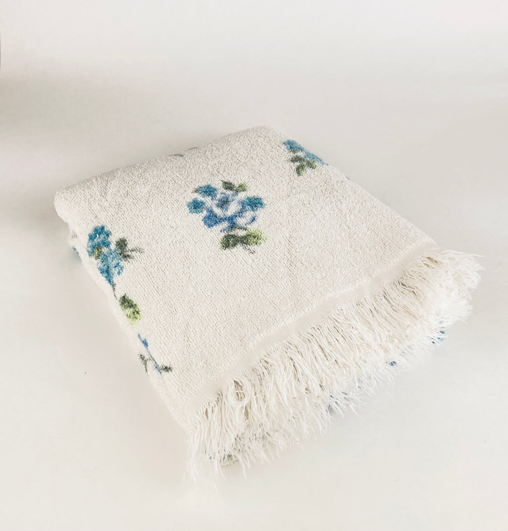 Product image for 'vintage blue floral fringe bath towel cotton rayon blend made in canada' (view 557dee)