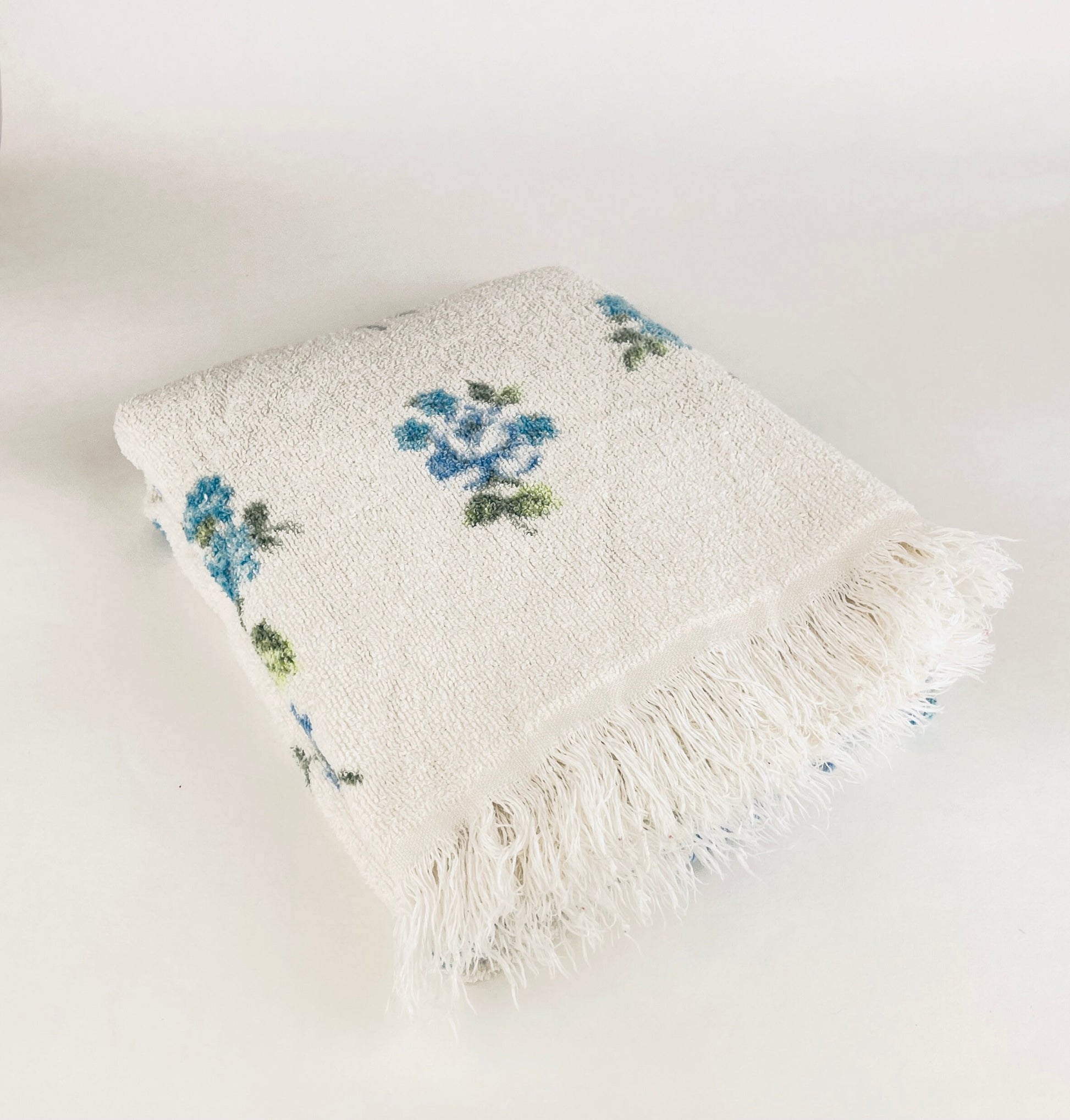 Product image for 'vintage blue floral fringe bath towel cotton rayon blend made in canada' (view 557dee)