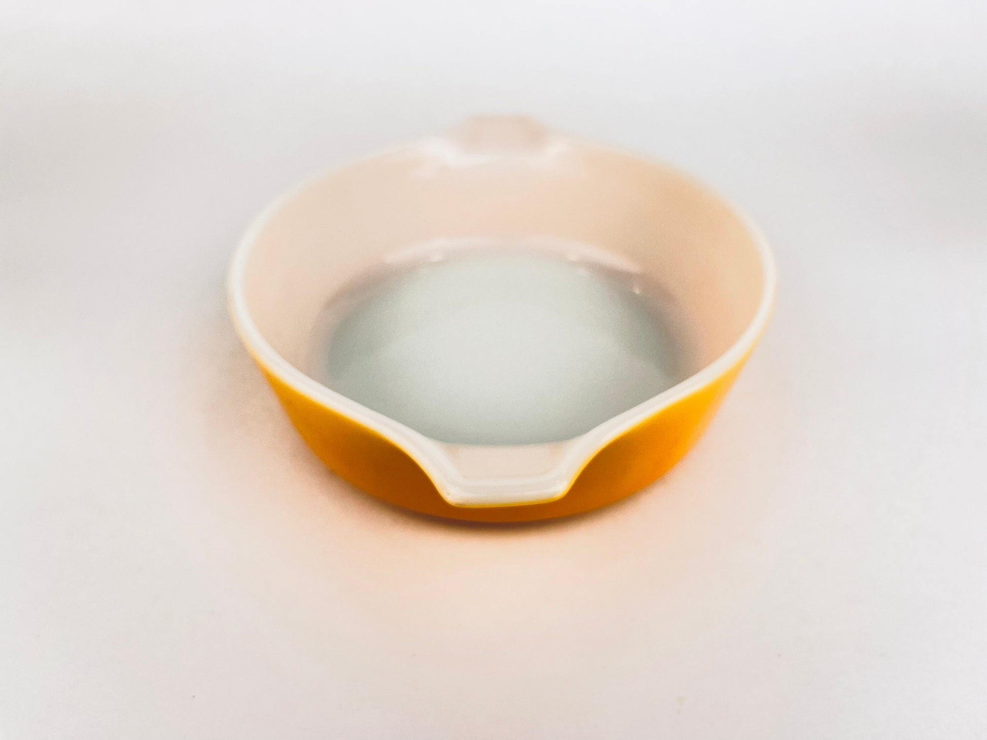 Product image for 'vintage yellow pyrex casserole dish 471 1 pt or 0 57 l' (view 6befc5)