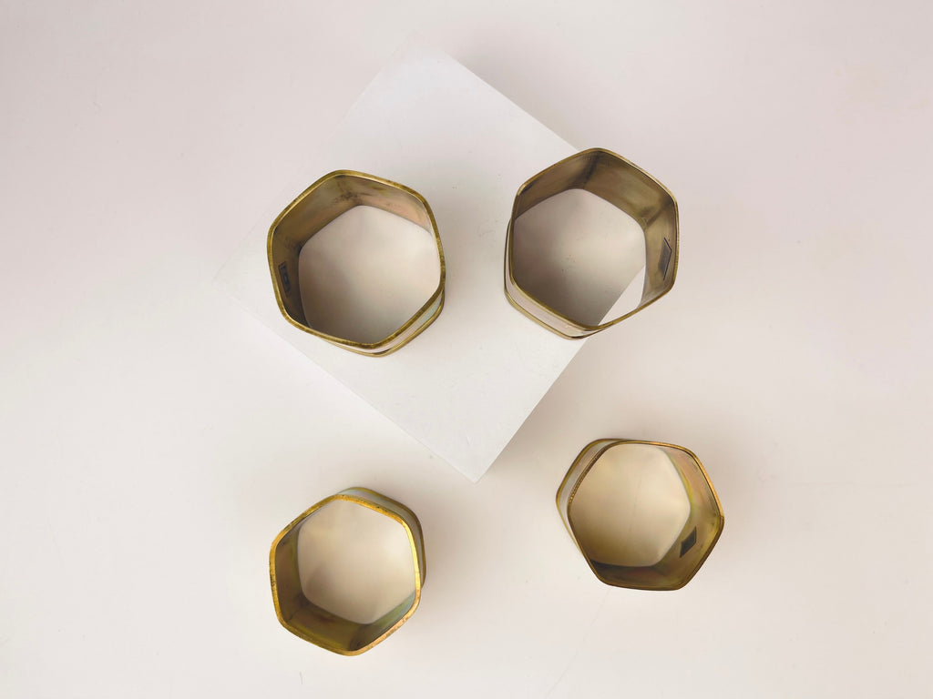 Product image for 'vintage geometric hexagon brass napkin ring holders set of four 4 attractive aged patina' (view 31047f)
