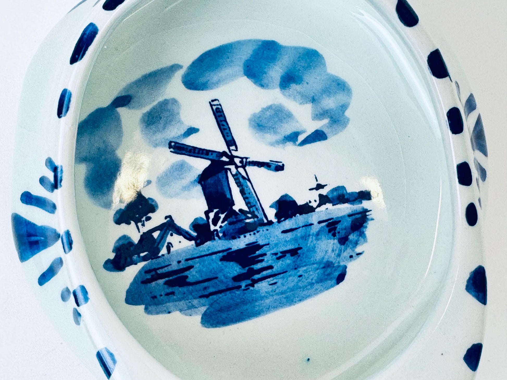 Product image for 'vintage hand painted delft blue trinket dish holland windmill pattern' (view 96087f)