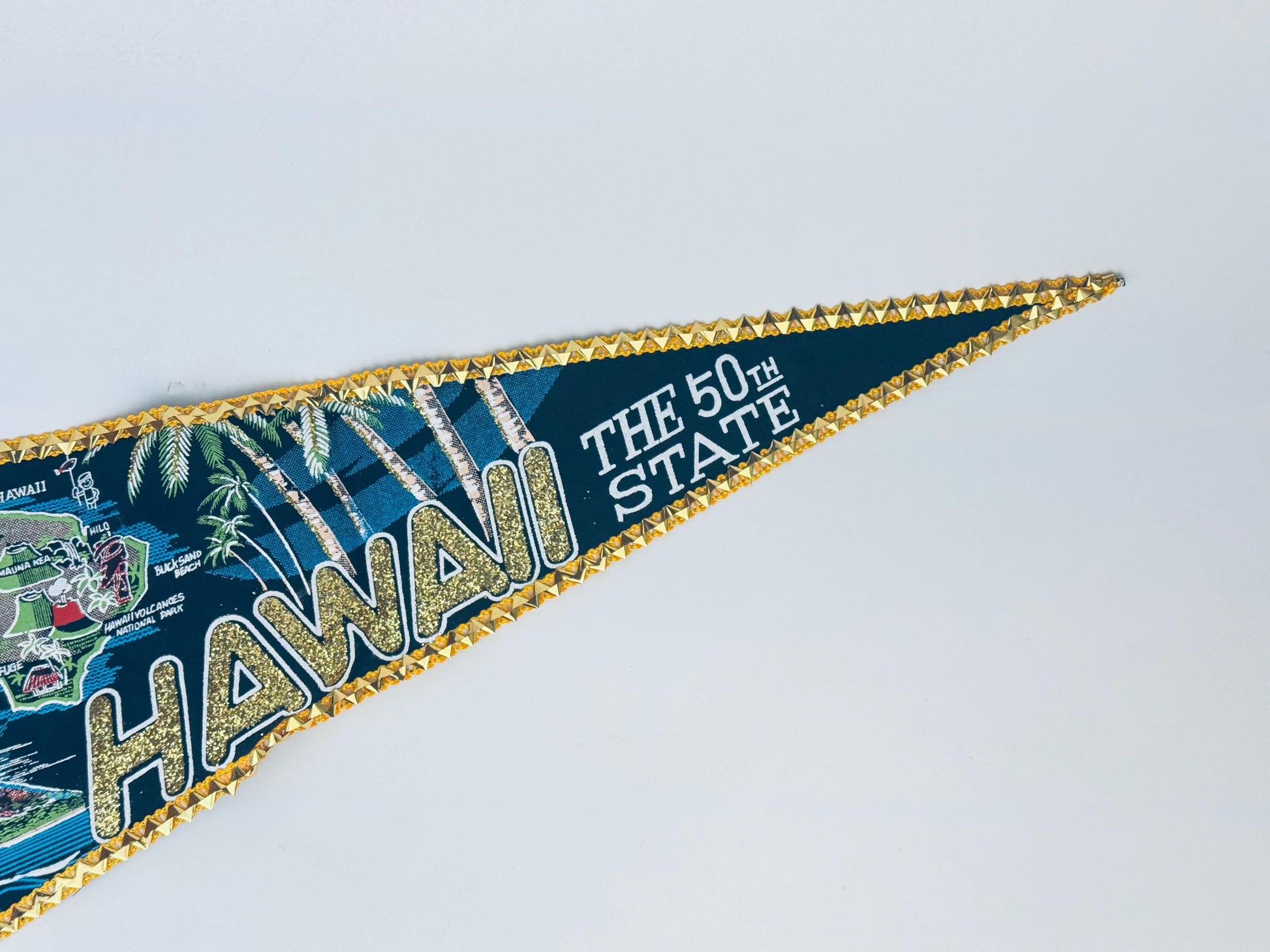Product image for 'vintage hawaii souvenir the 50th state large tapered pennant wall hanging' (view 0b9bd8)