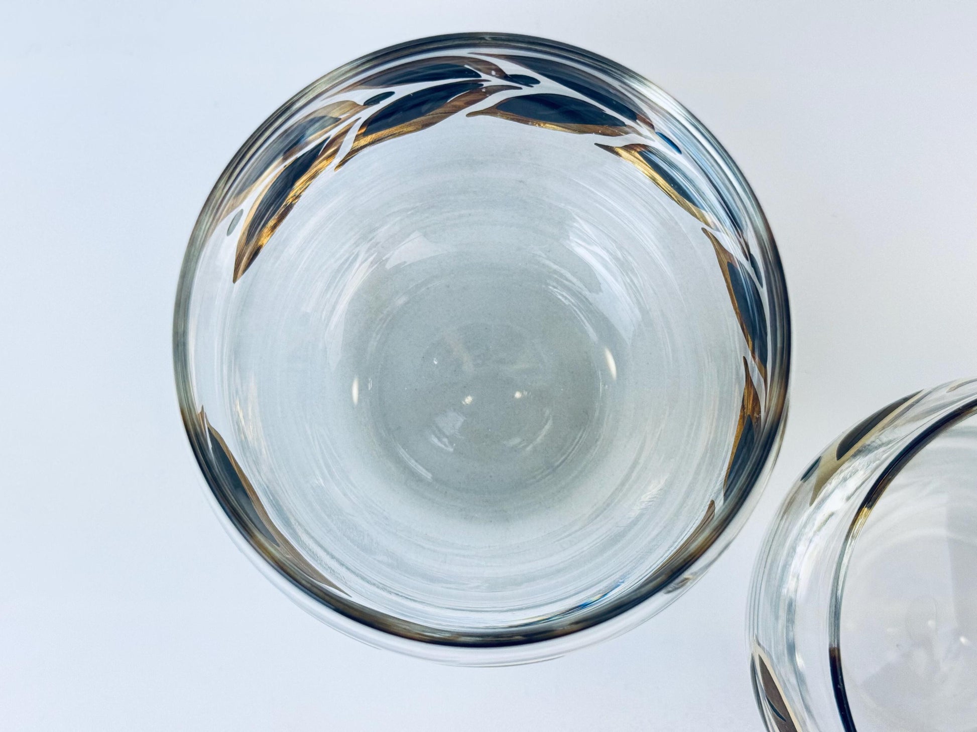 Product image for 'vintage federal glass gold laurel leaf roly poly glasses set of two 2' (view a76ee4)