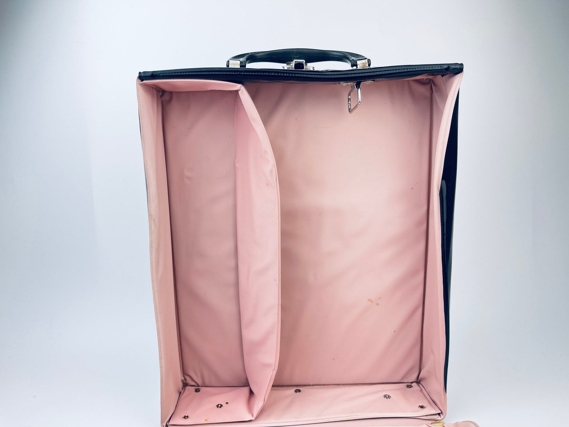 Product image for 'vintage 1964 barbie midge redhead doll case' (view 032f60)