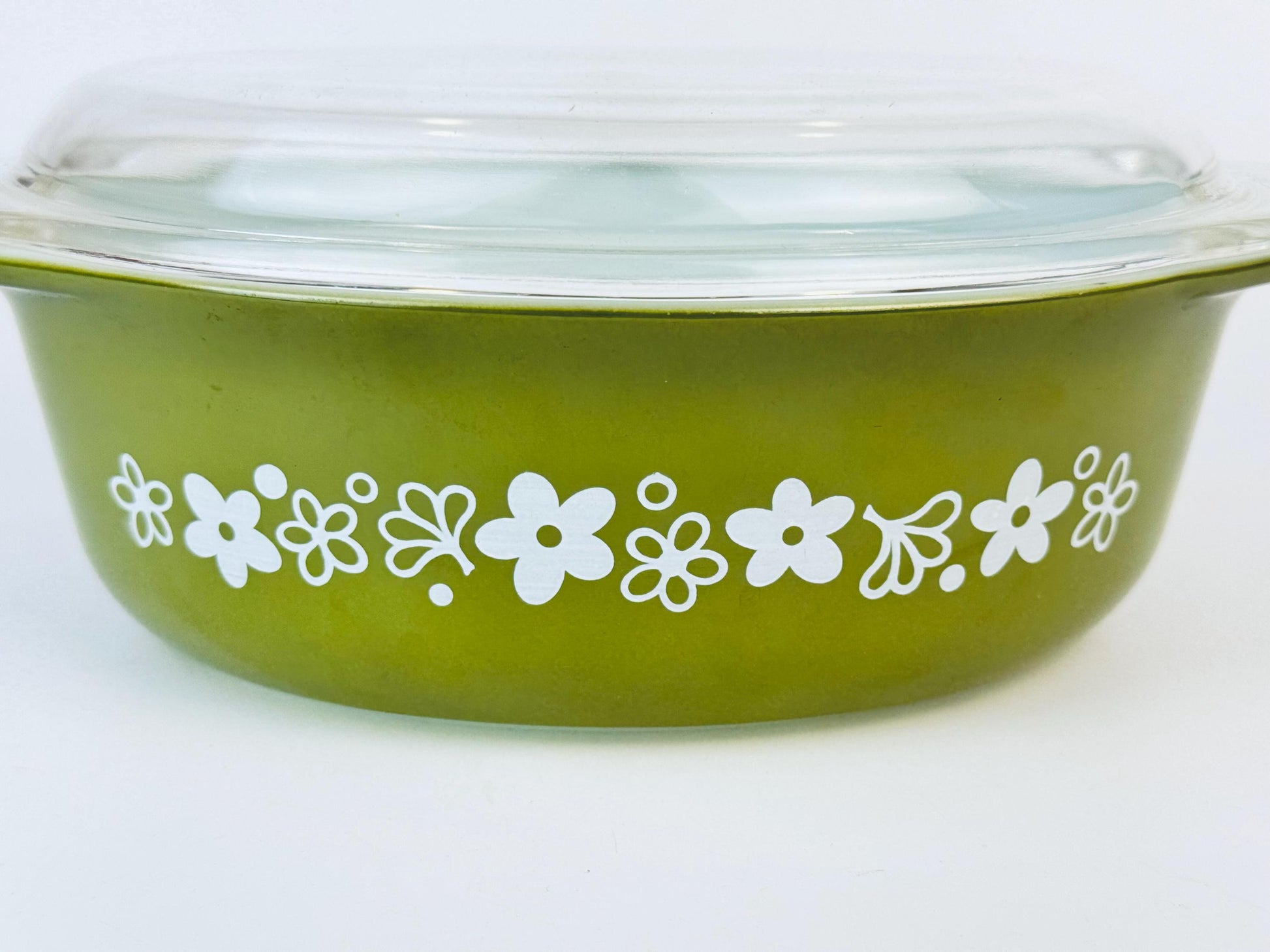 Product image for 'vintage pyrex oval casserole dish 043 1 1 2 qt green spring blossom pattern' (view 6d517c)