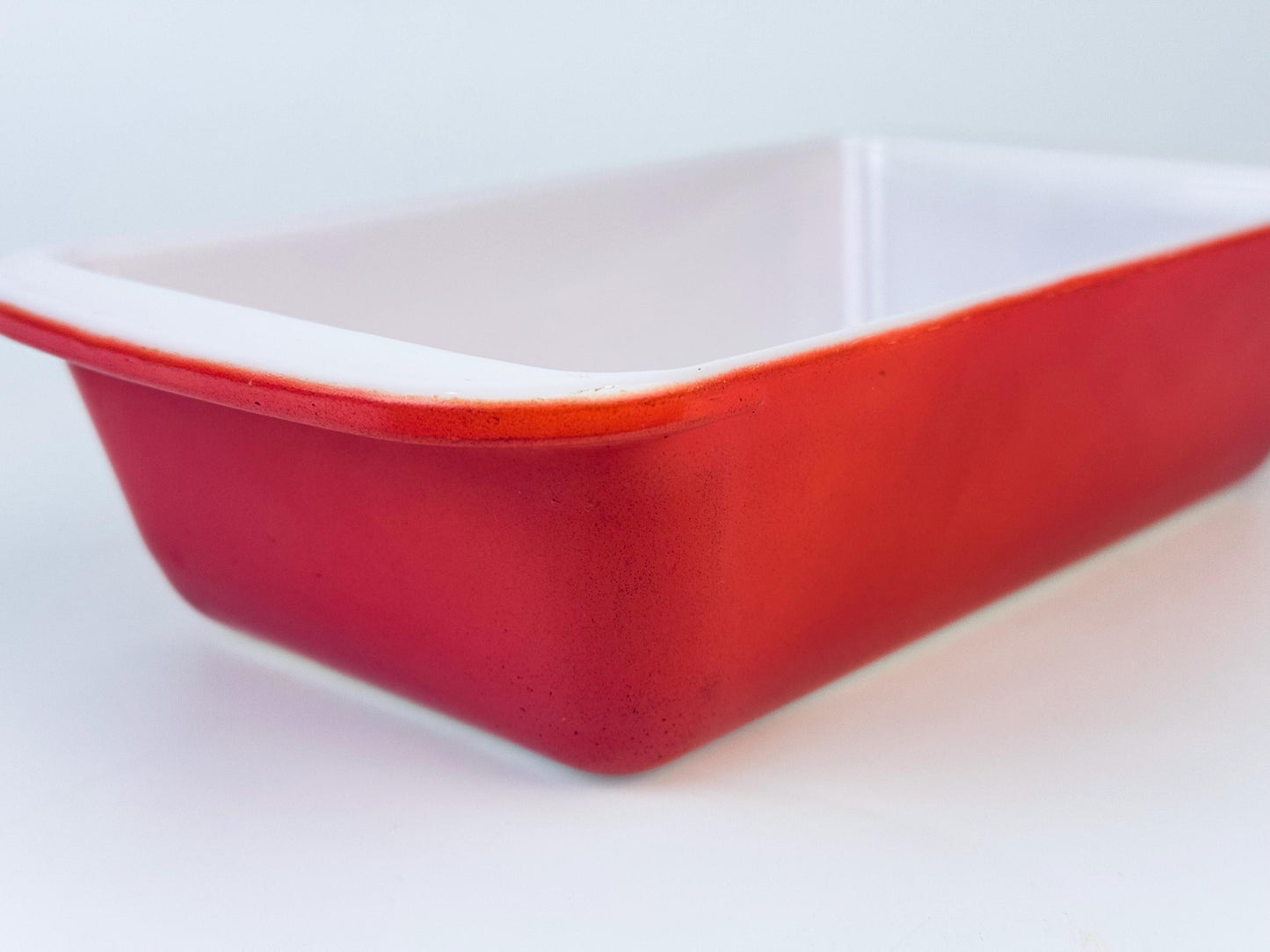 Product image for 'vintage flamingo pink pyrex milk glass loaf pan 212 made in canada' (view 3224eb)