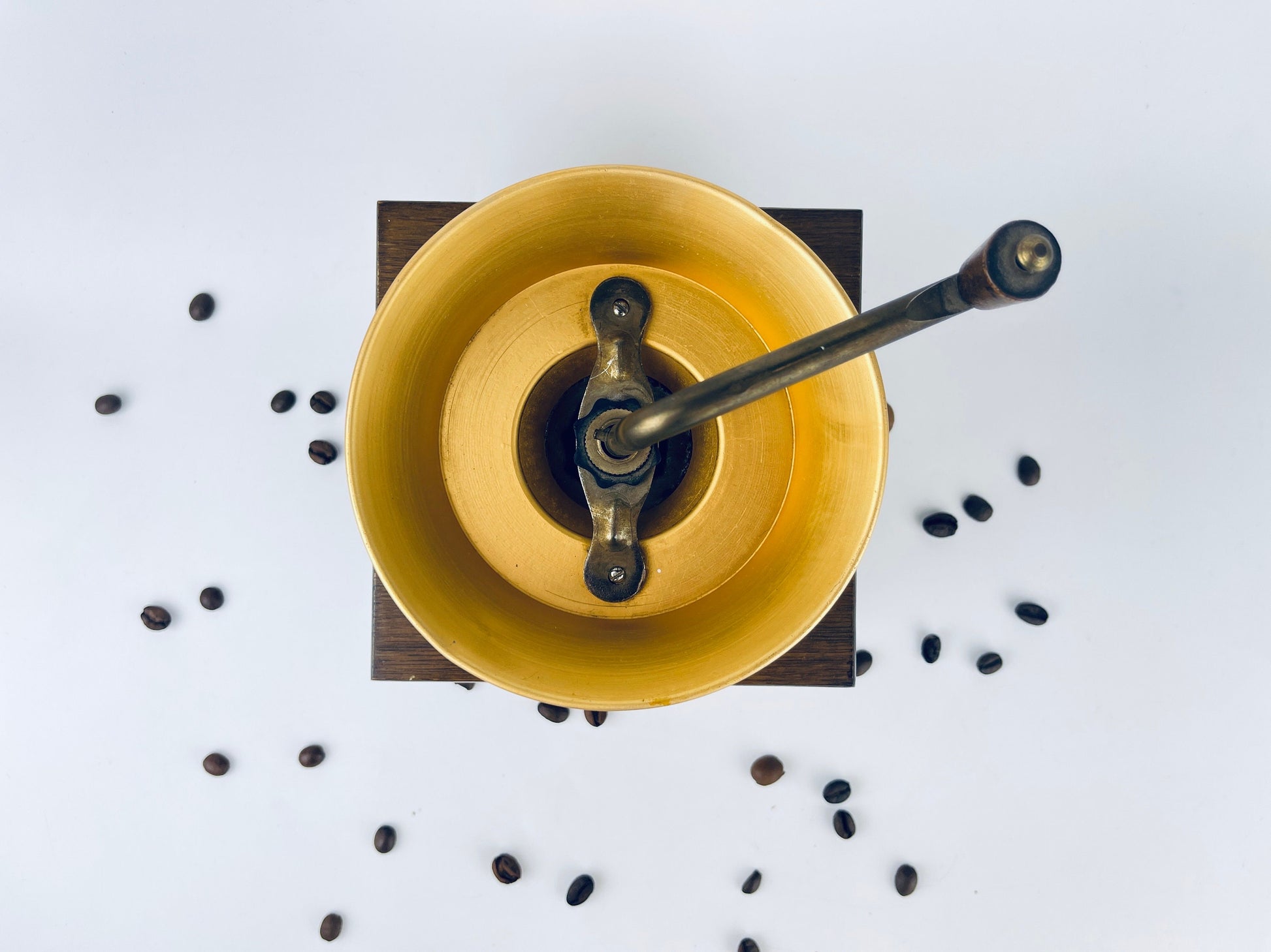 Product image for 'vintage manual coffee grinder wood metal made in taiwan' (view 278cd9)