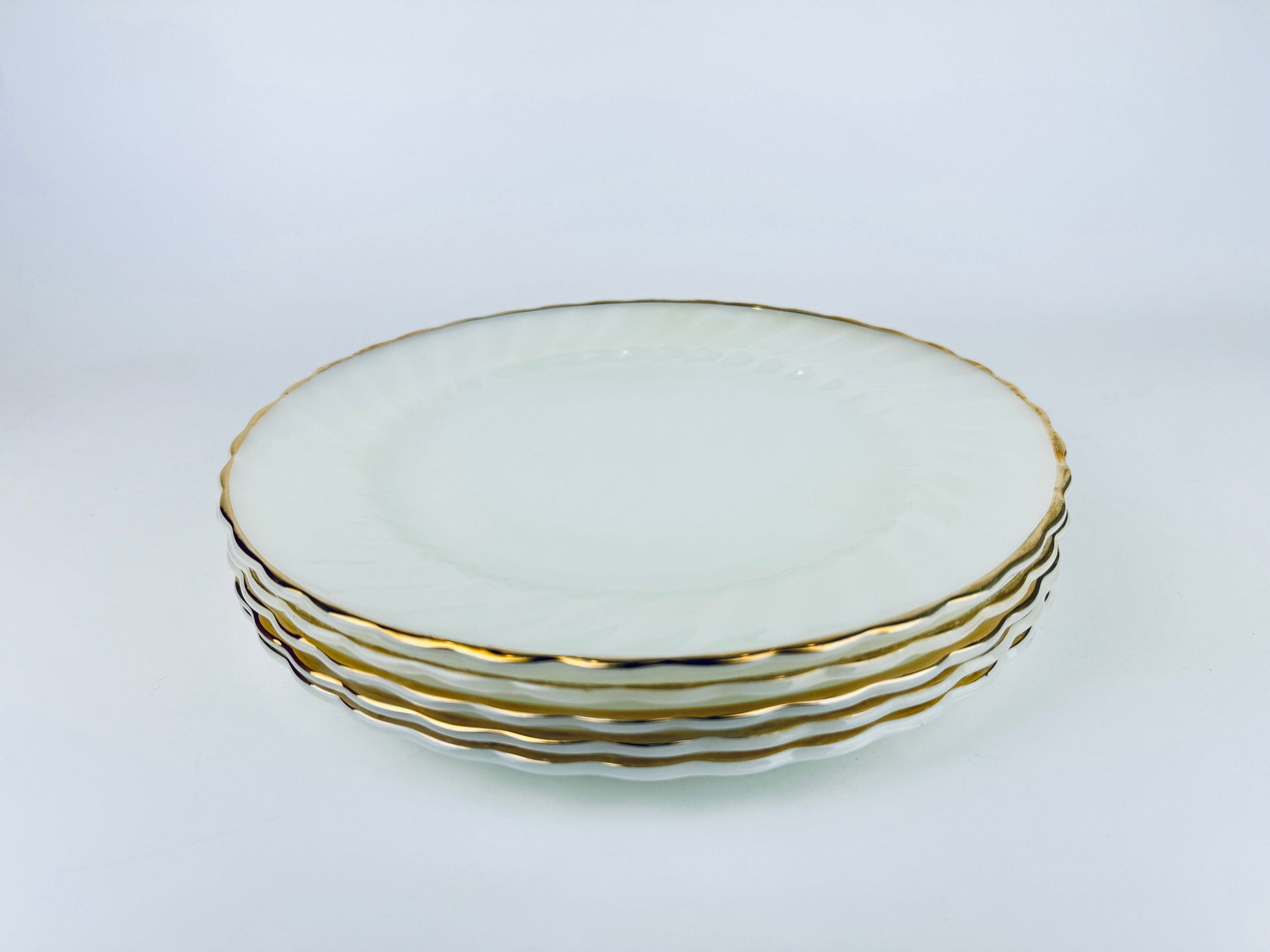 Product image for 'vintage anchor hocking suburbia pattern white gold gilt rim scallopped shell milk glass dinner plates made in usa sold separately' (view 86780e)