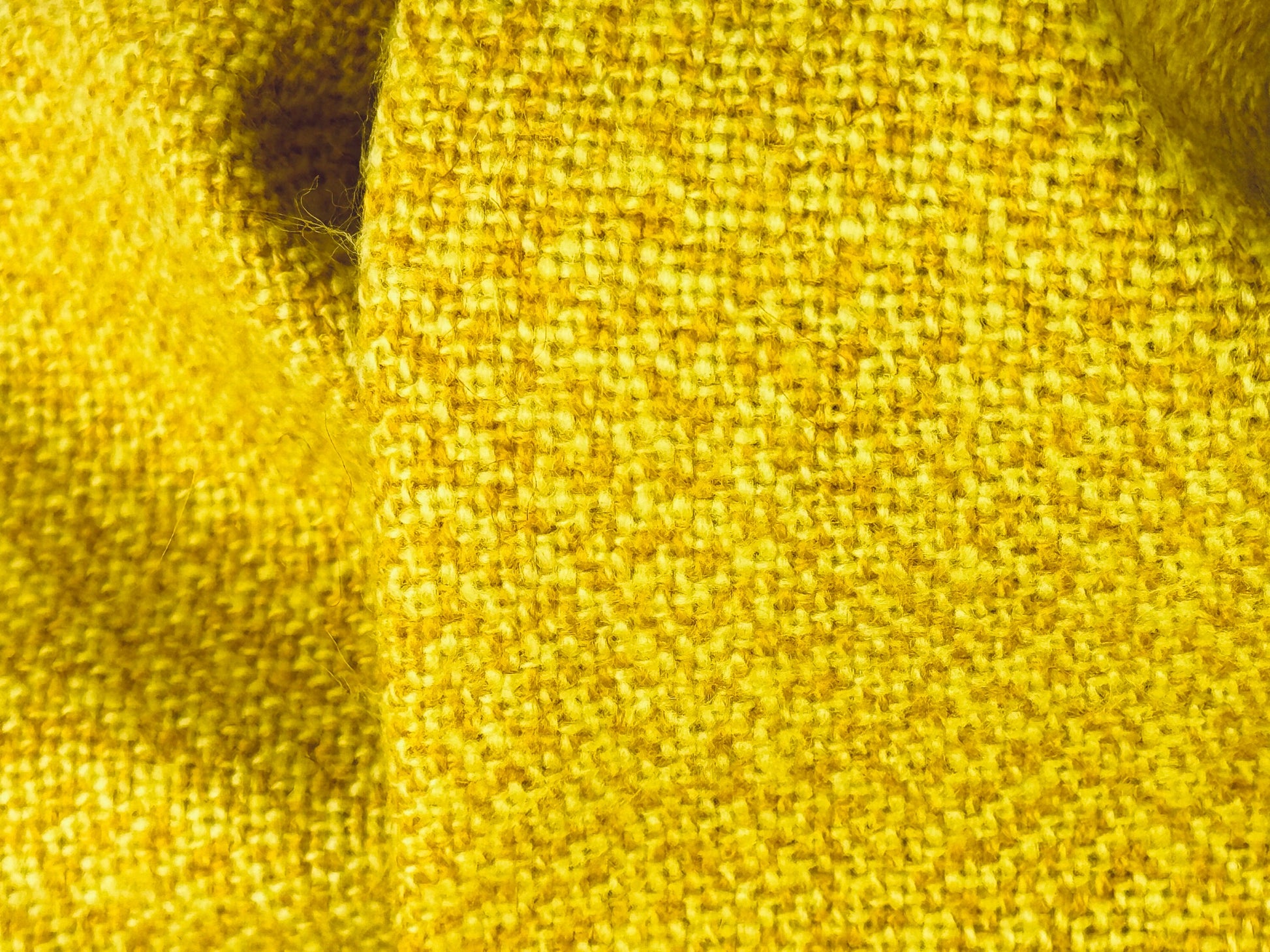 Product image for 'vintage yellow fringe square table cloth 38 x 38' (view 818538)