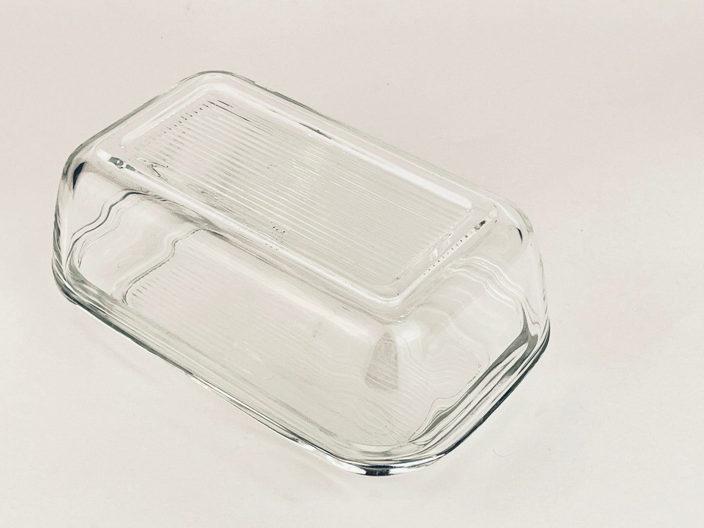 Product image for 'vintage clear ribbed glass butter cheese holder dome made by arc in france' (view 292744)