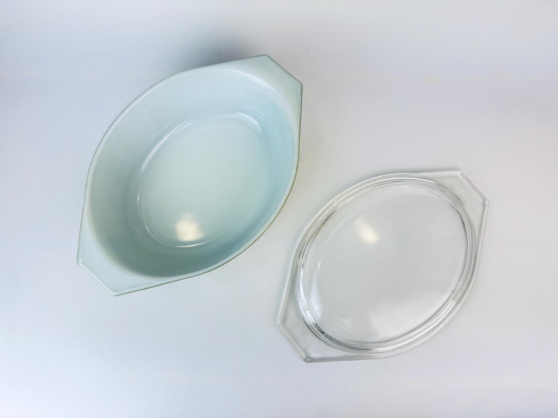 Product image for 'vintage pyrex oval casserole dish 043 1 1 2 qt green spring blossom pattern' (view 7ea92e)