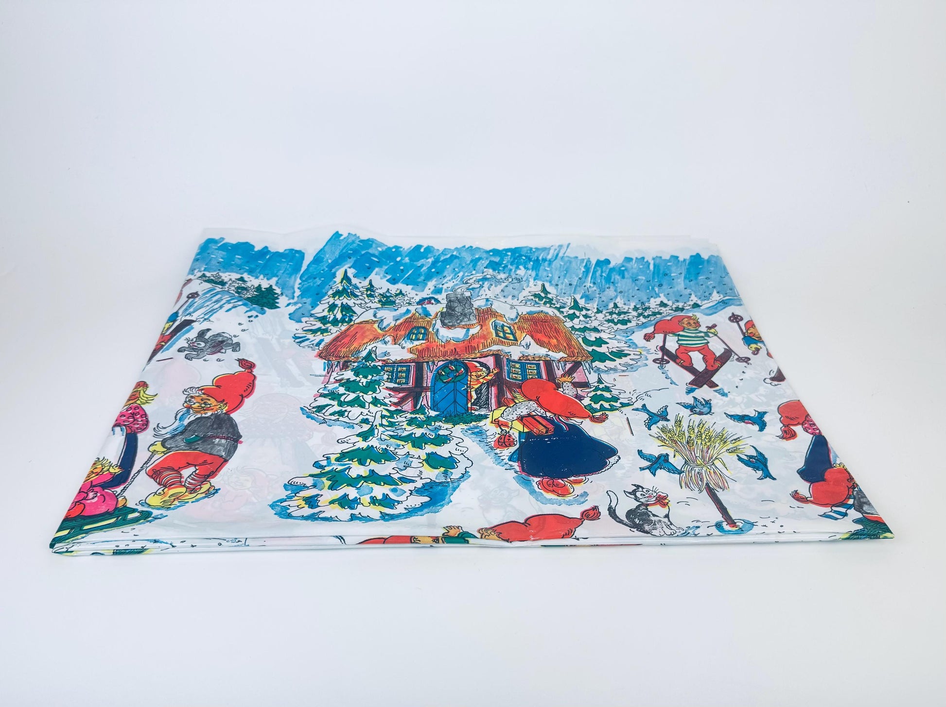 Product image for 'vintage whimsical winter wonderland plastic table cloth nordic folklore christmas kids table' (view a04f08)